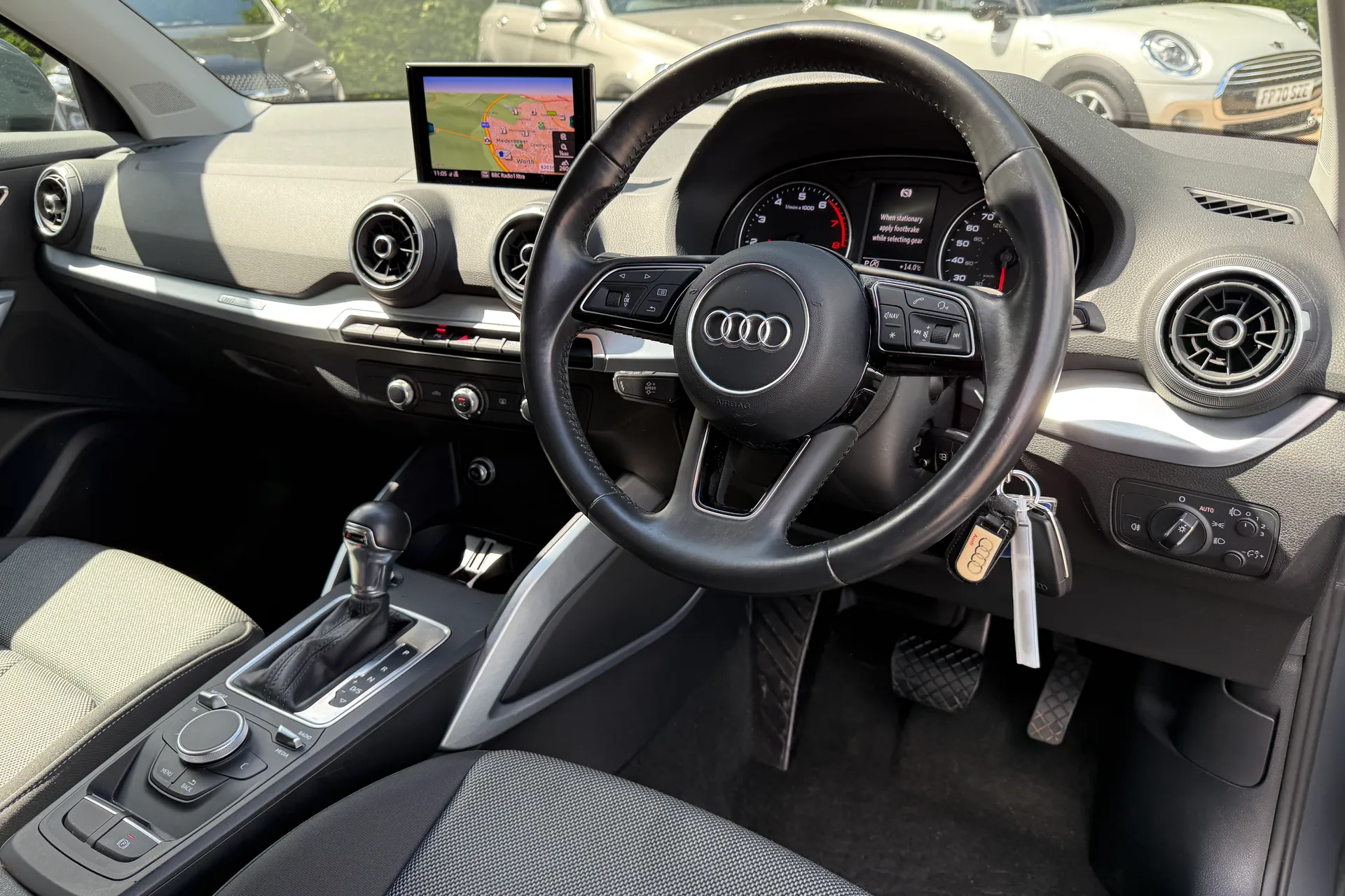 Audi Q2 thumbnail image number 30
