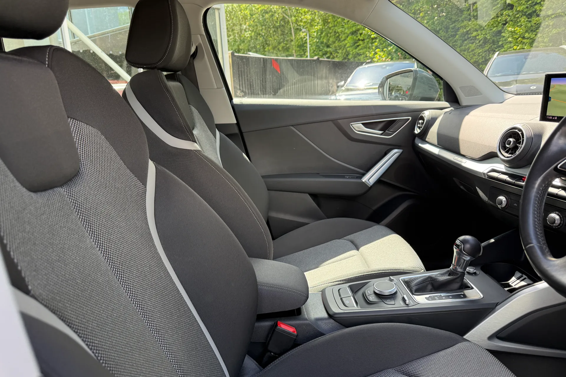 Audi Q2 thumbnail image number 32