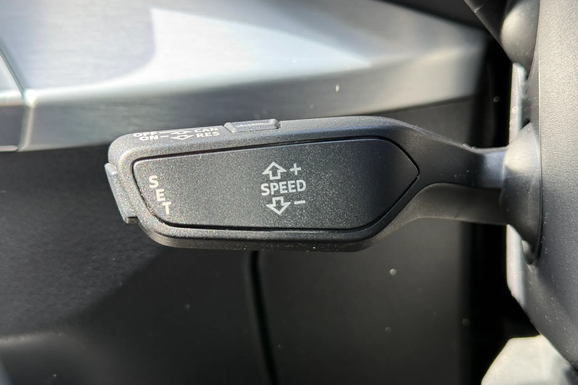 Audi Q2 thumbnail image number 18