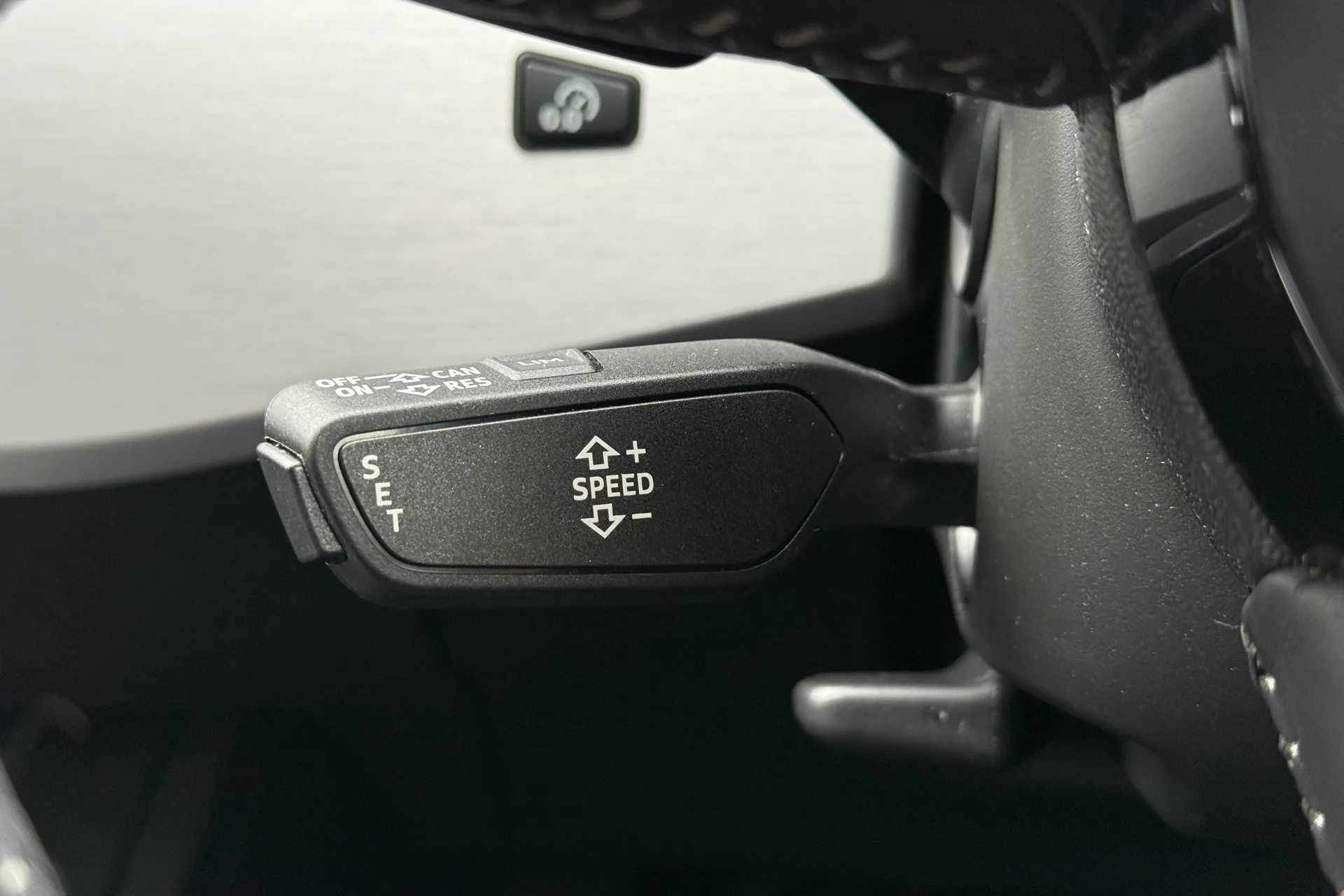 Audi A4 thumbnail image number 13