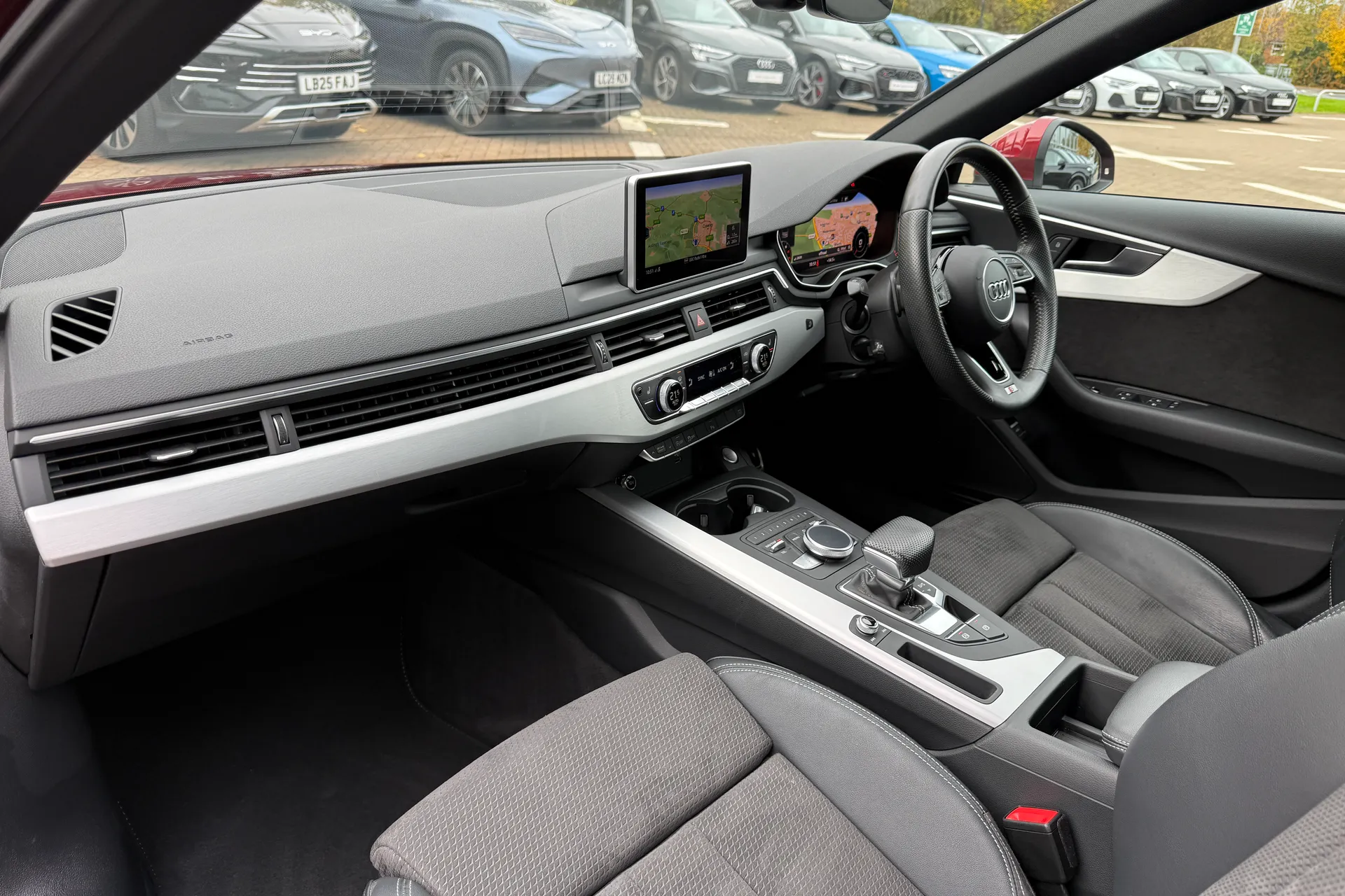 Audi A4 thumbnail image number 47