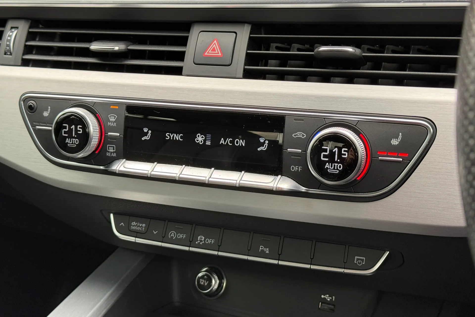 Audi A4 thumbnail image number 12