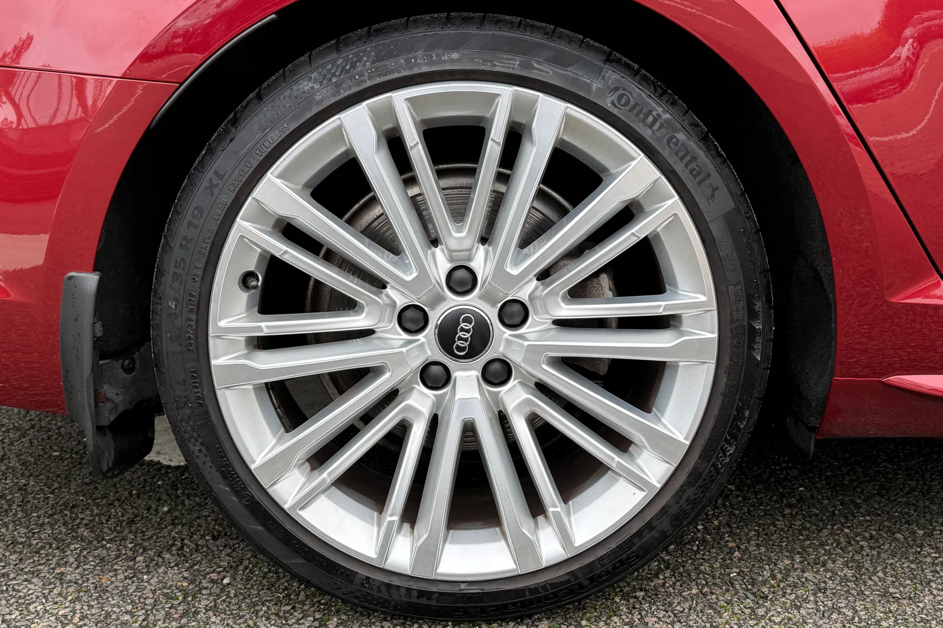 Audi A4 thumbnail image number 25