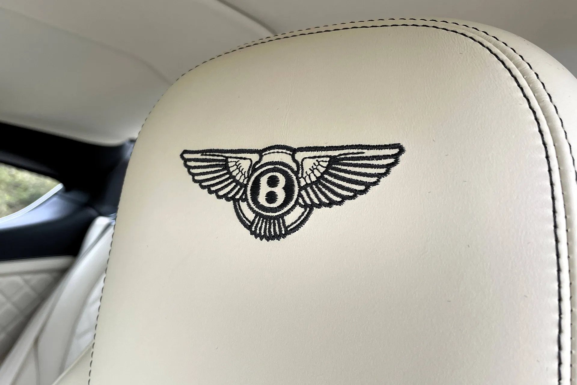 Bentley CONTINENTAL GT thumbnail image number 28