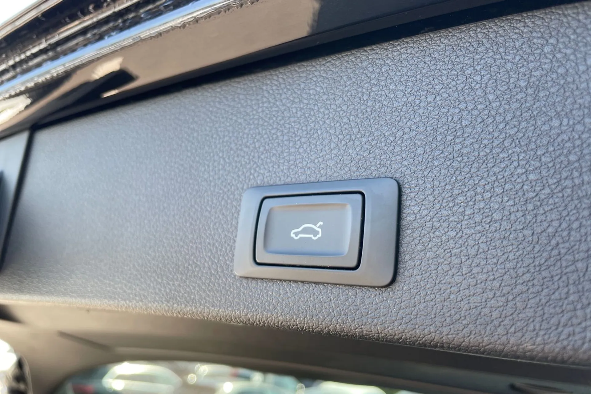 Audi Q2 thumbnail image number 18