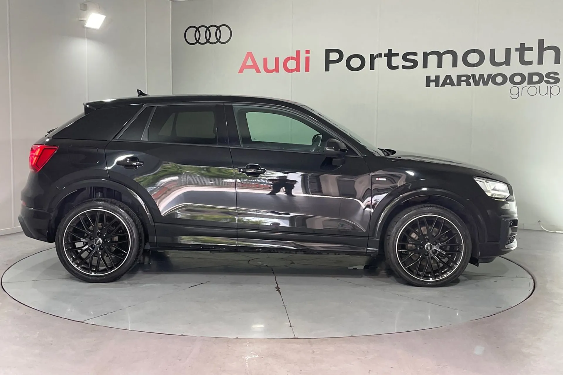 Audi Q2 thumbnail image number 2
