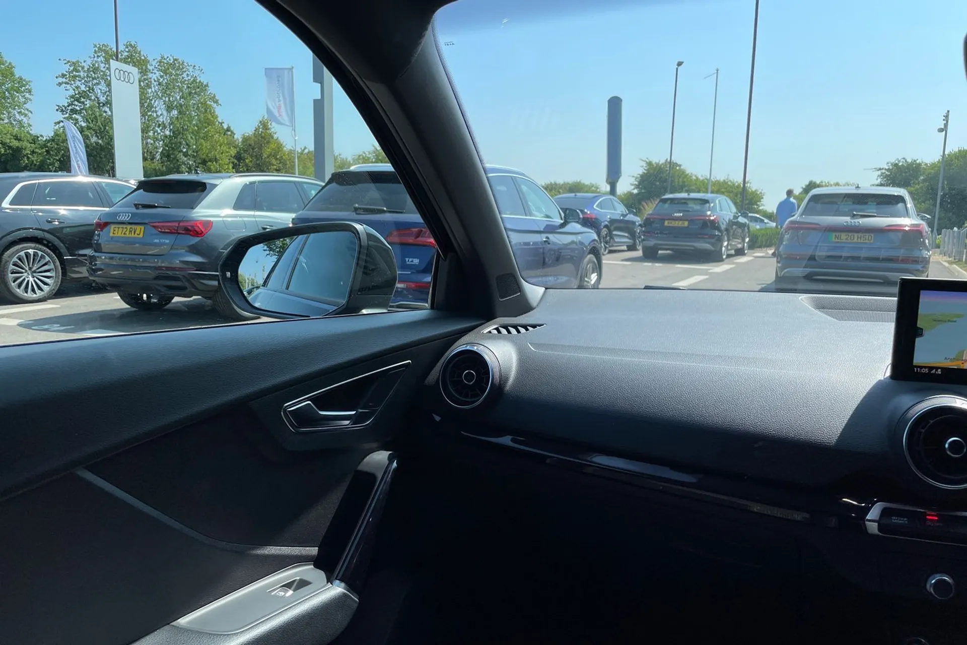 Audi Q2 thumbnail image number 33
