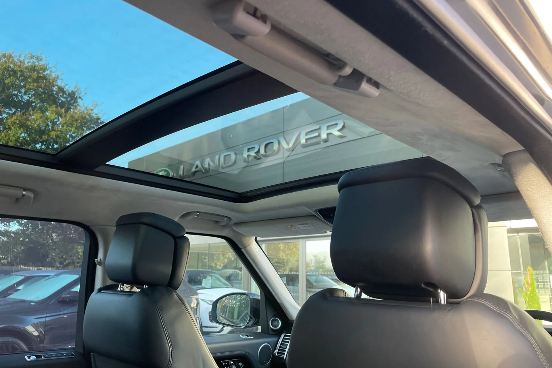 LAND ROVER RANGE ROVER thumbnail image number 23