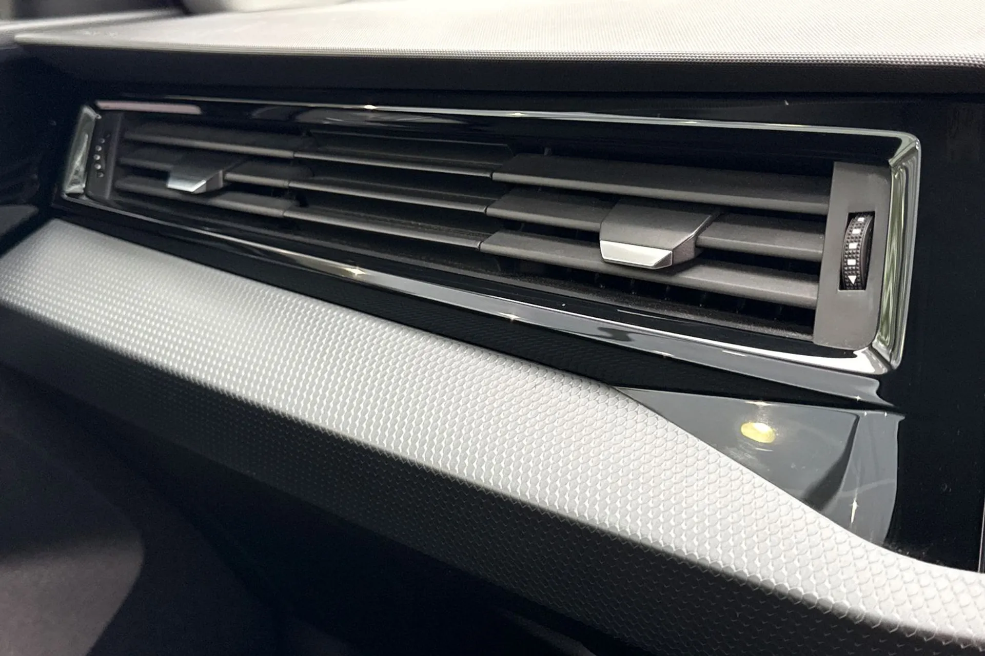 Audi A1 thumbnail image number 37