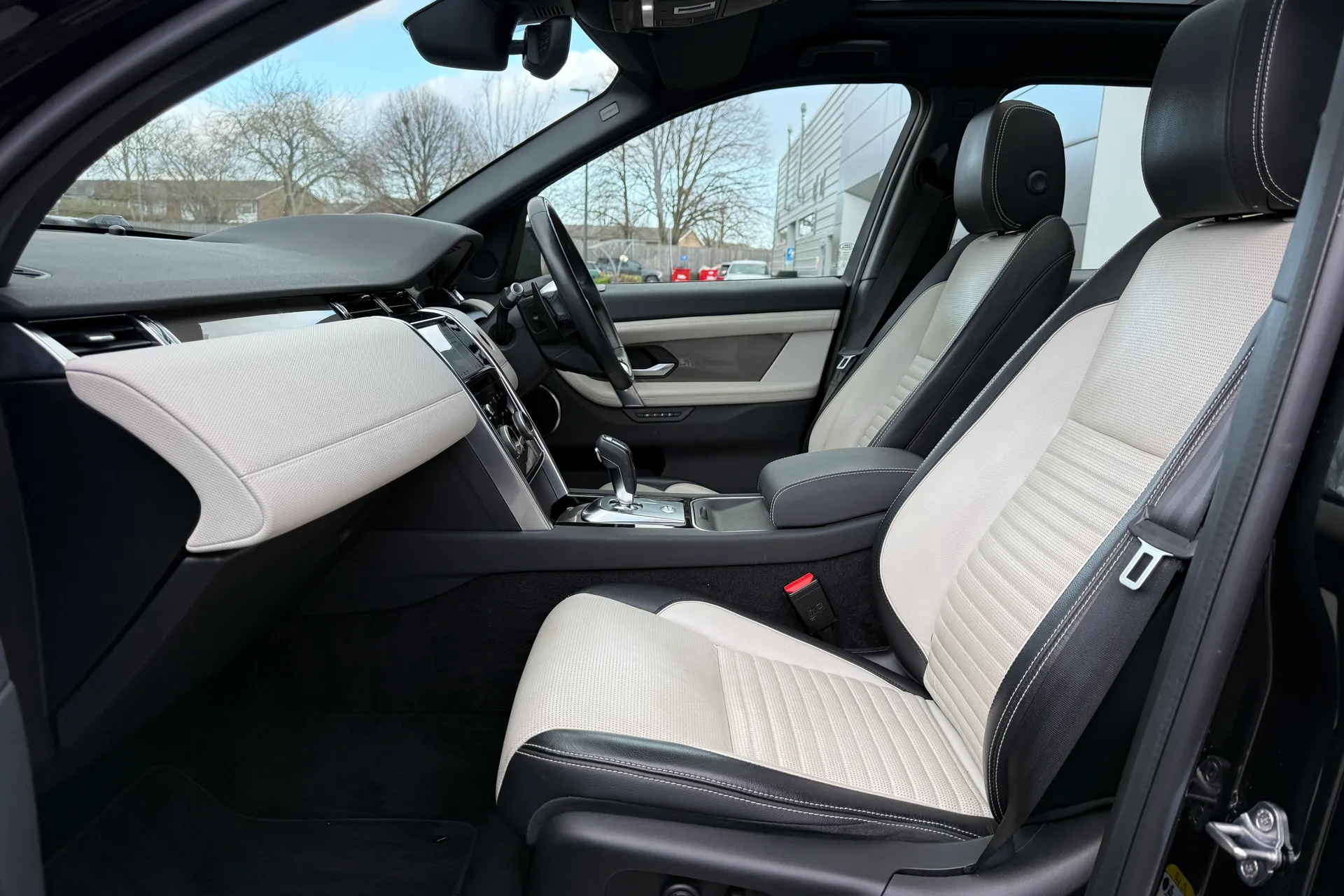 LAND ROVER DISCOVERY SPORT thumbnail image number 10