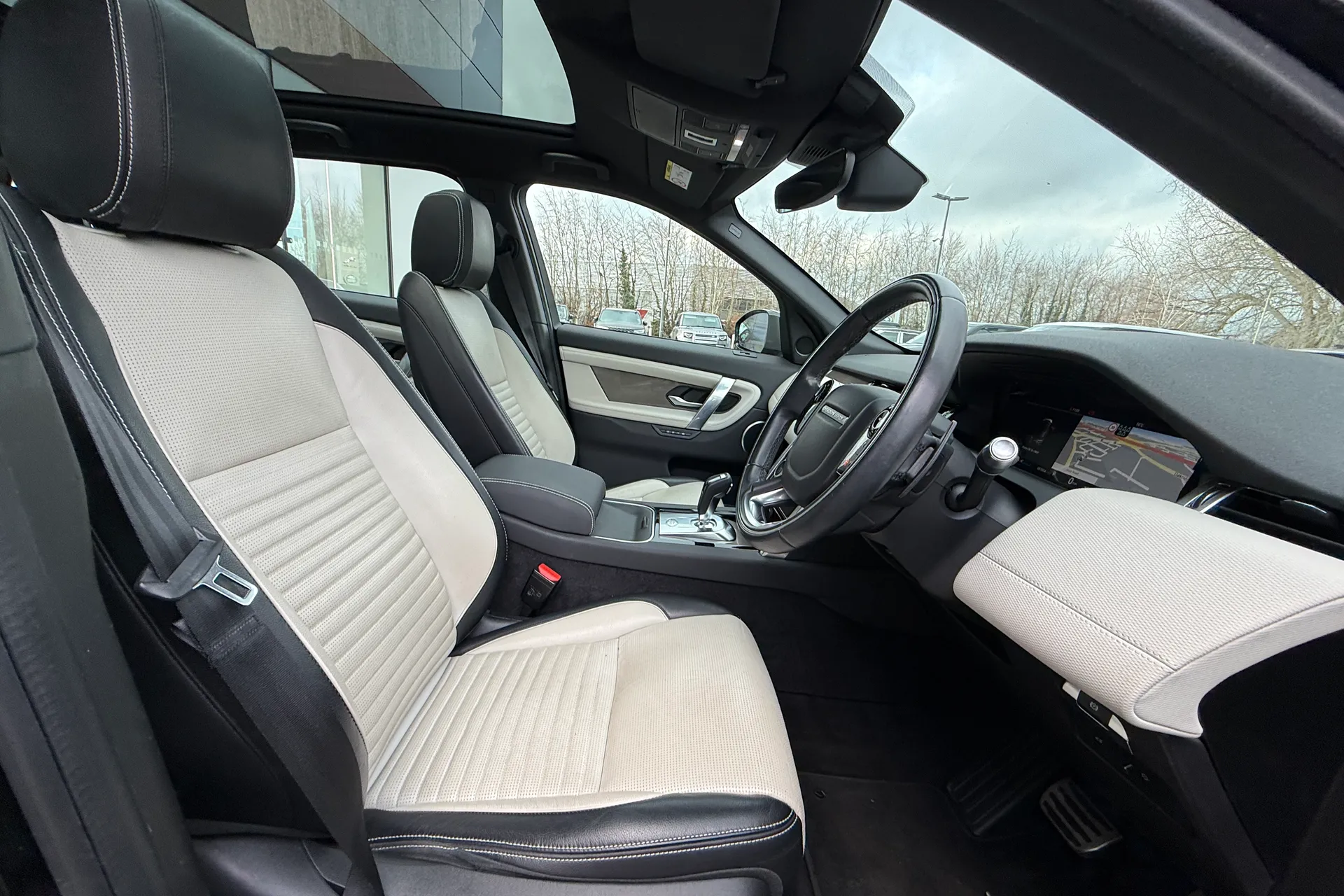 LAND ROVER DISCOVERY SPORT thumbnail image number 9