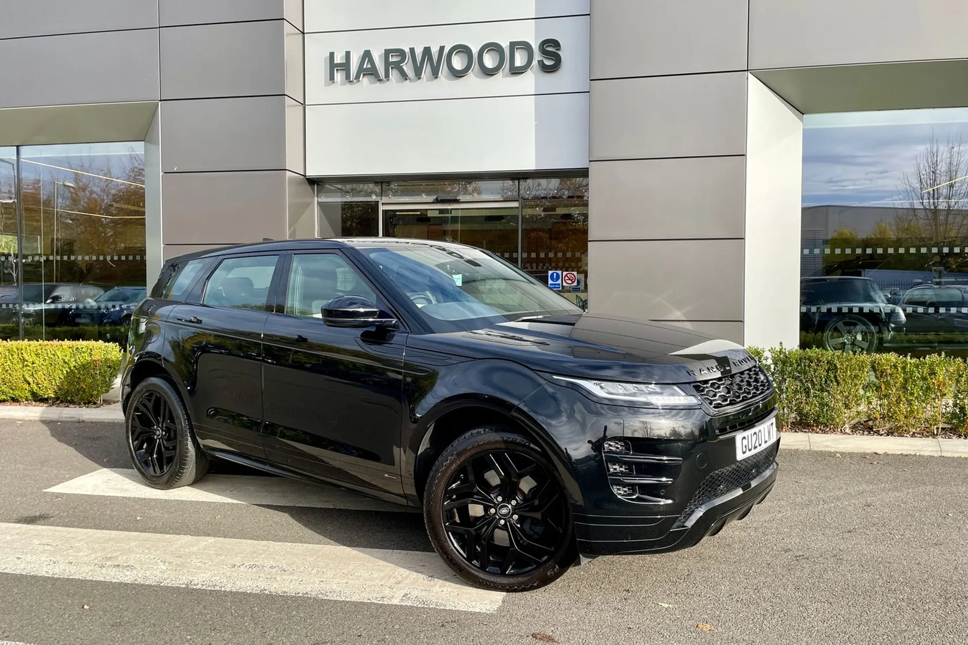 LAND ROVER RANGE ROVER EVOQUE focused image