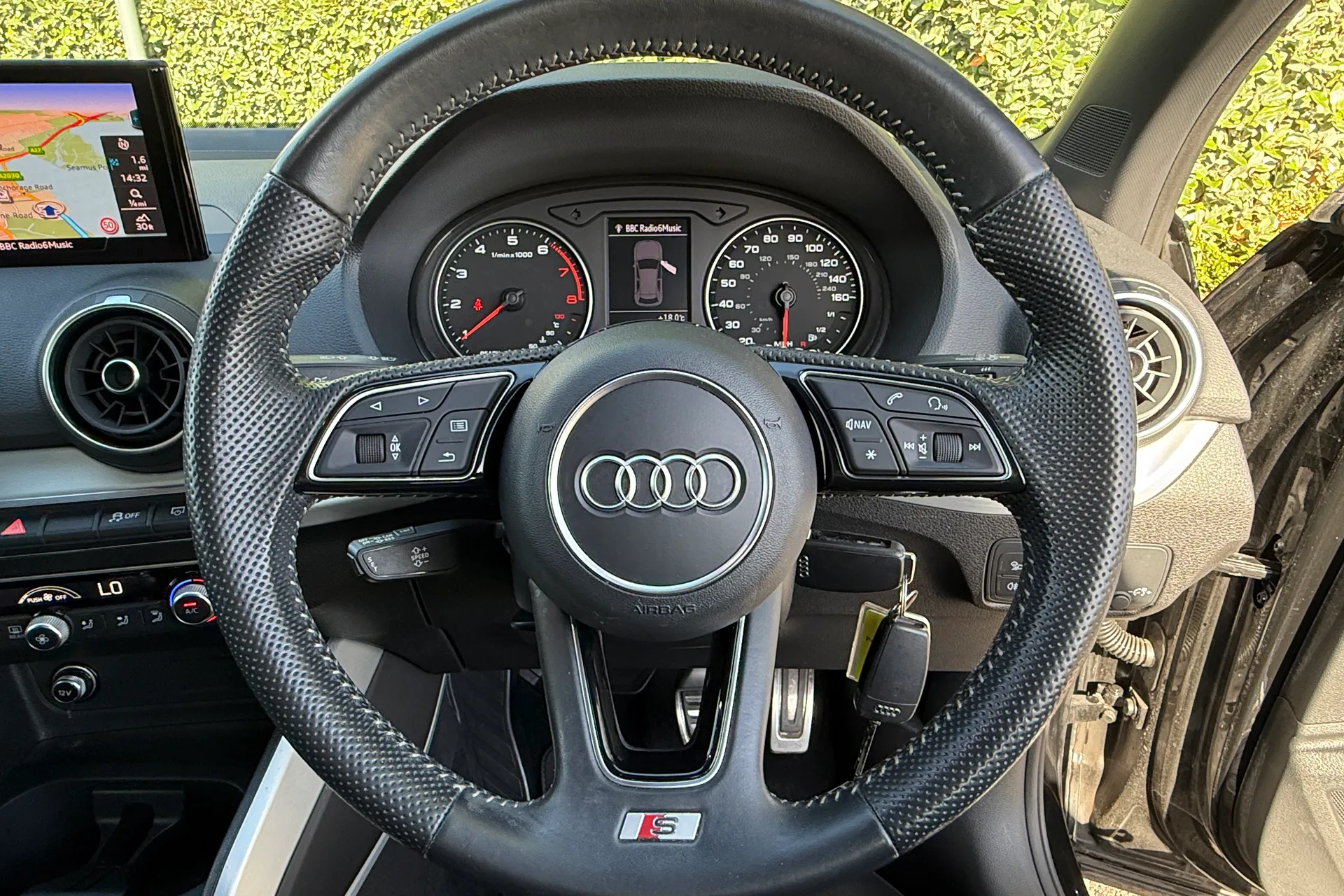 Audi Q2 thumbnail image number 20