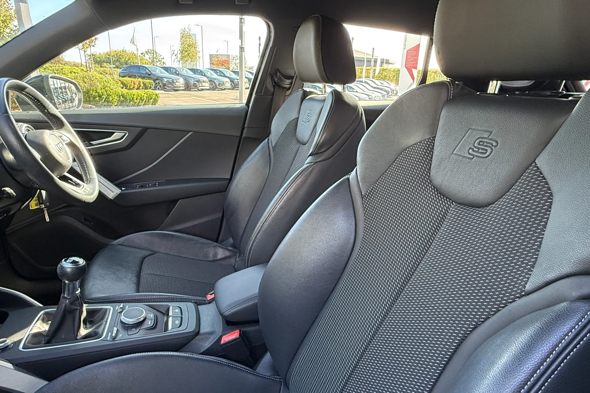 Audi Q2 thumbnail image number 31