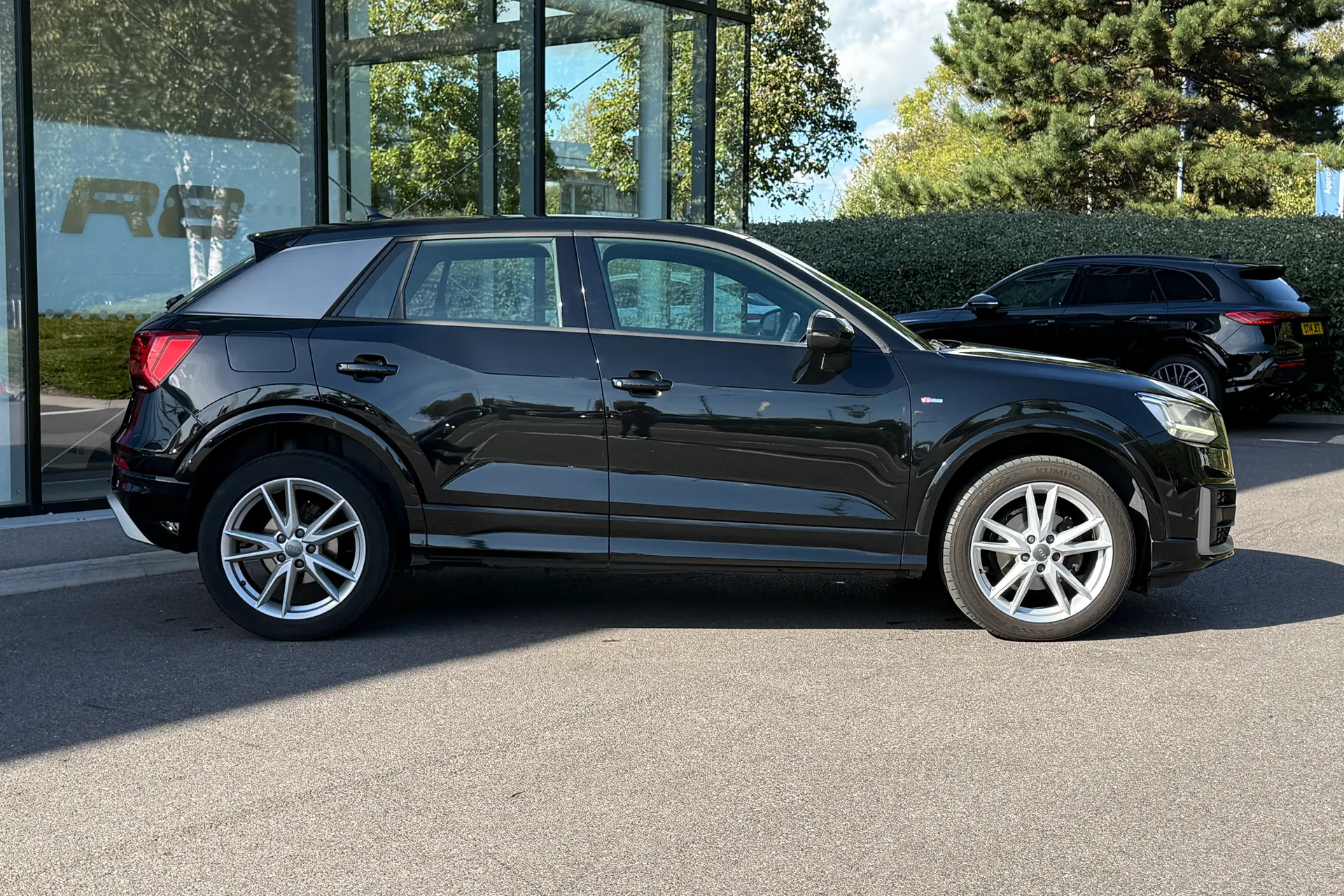 Audi Q2 thumbnail image number 2