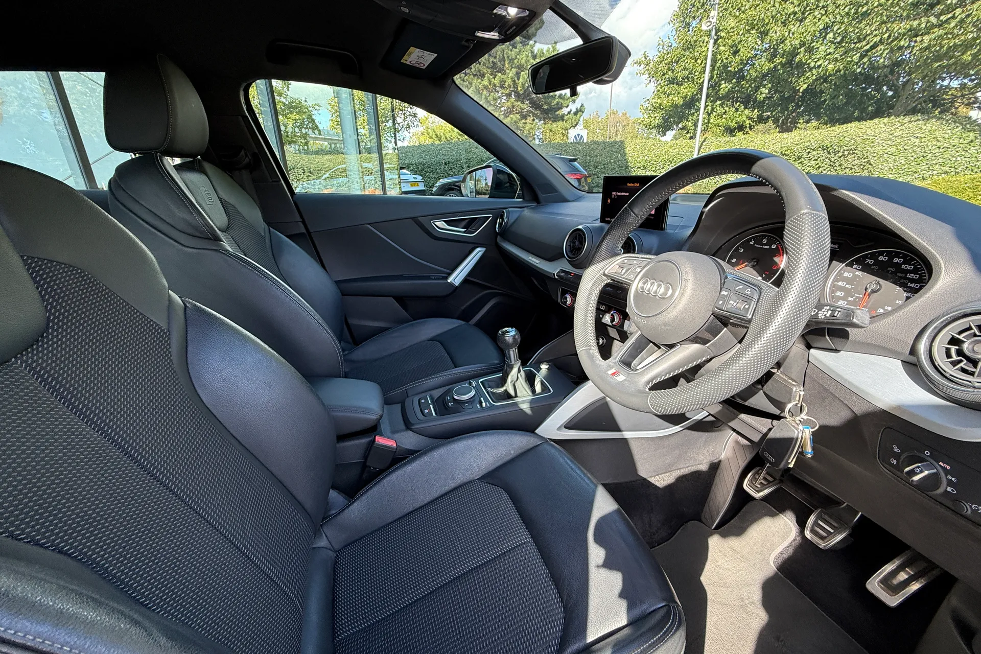 Audi Q2 thumbnail image number 14