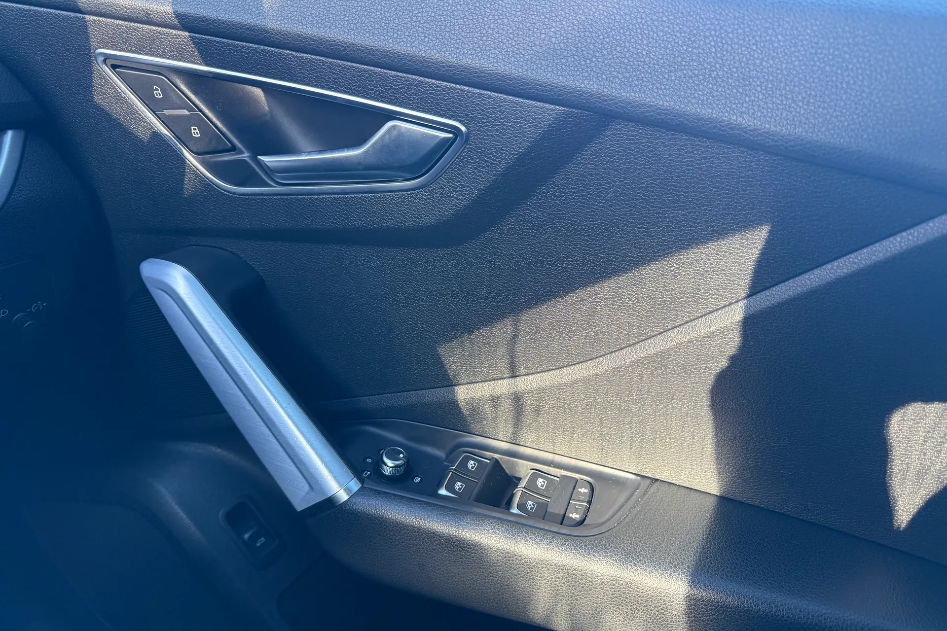 Audi Q2 thumbnail image number 24