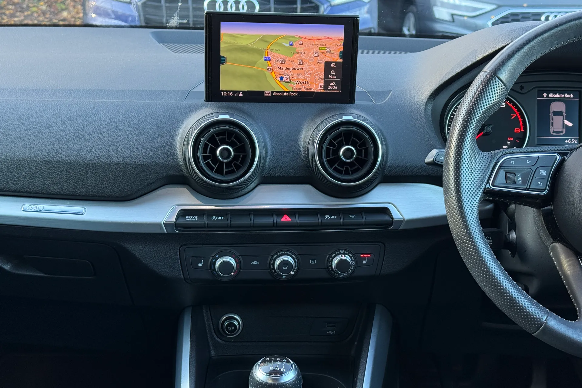 Audi Q2 thumbnail image number 36