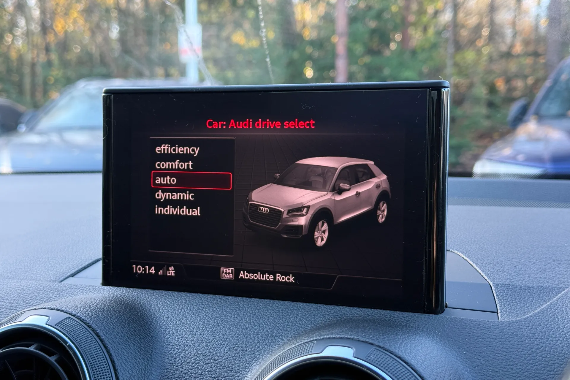 Audi Q2 thumbnail image number 10