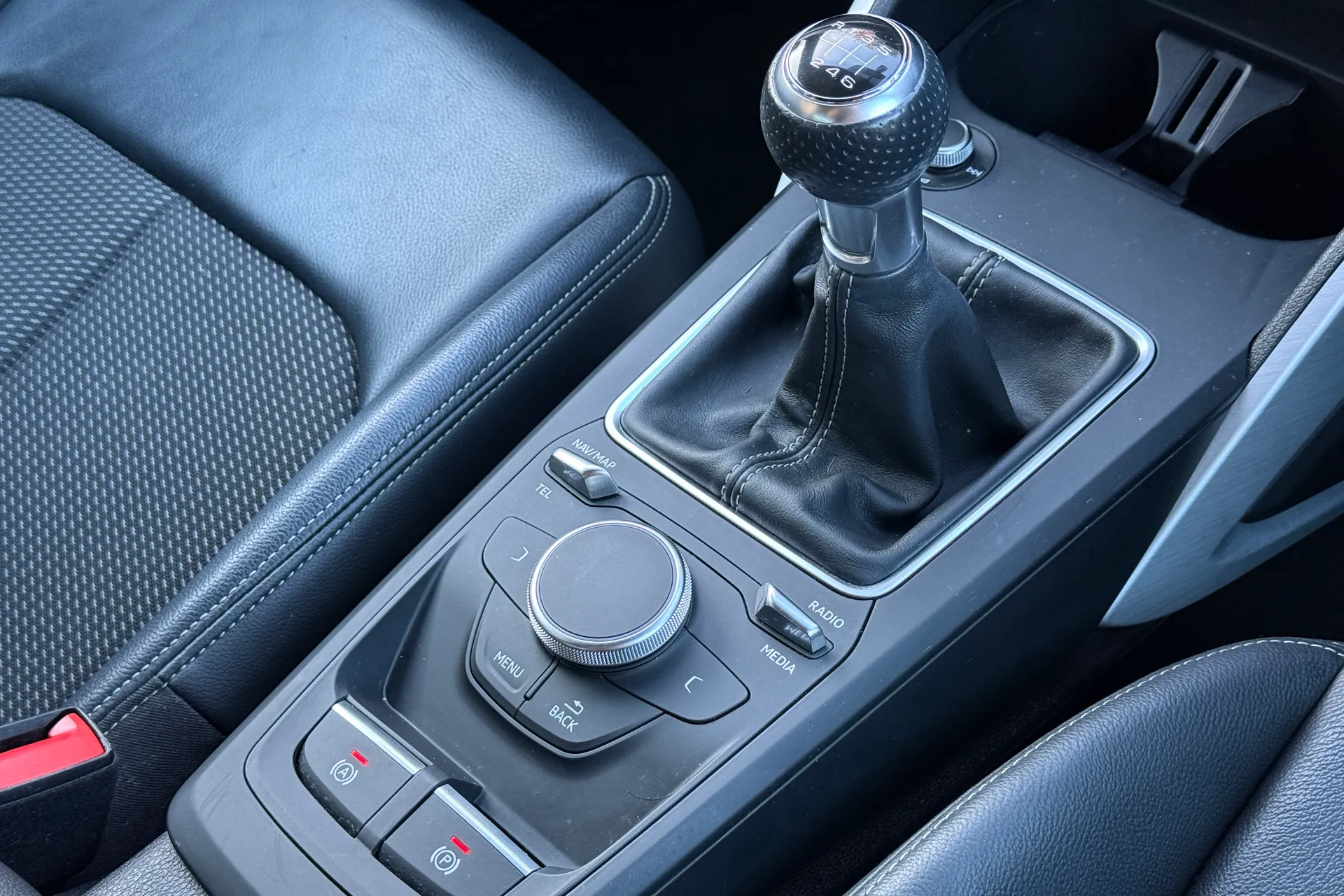 Audi Q2 thumbnail image number 20