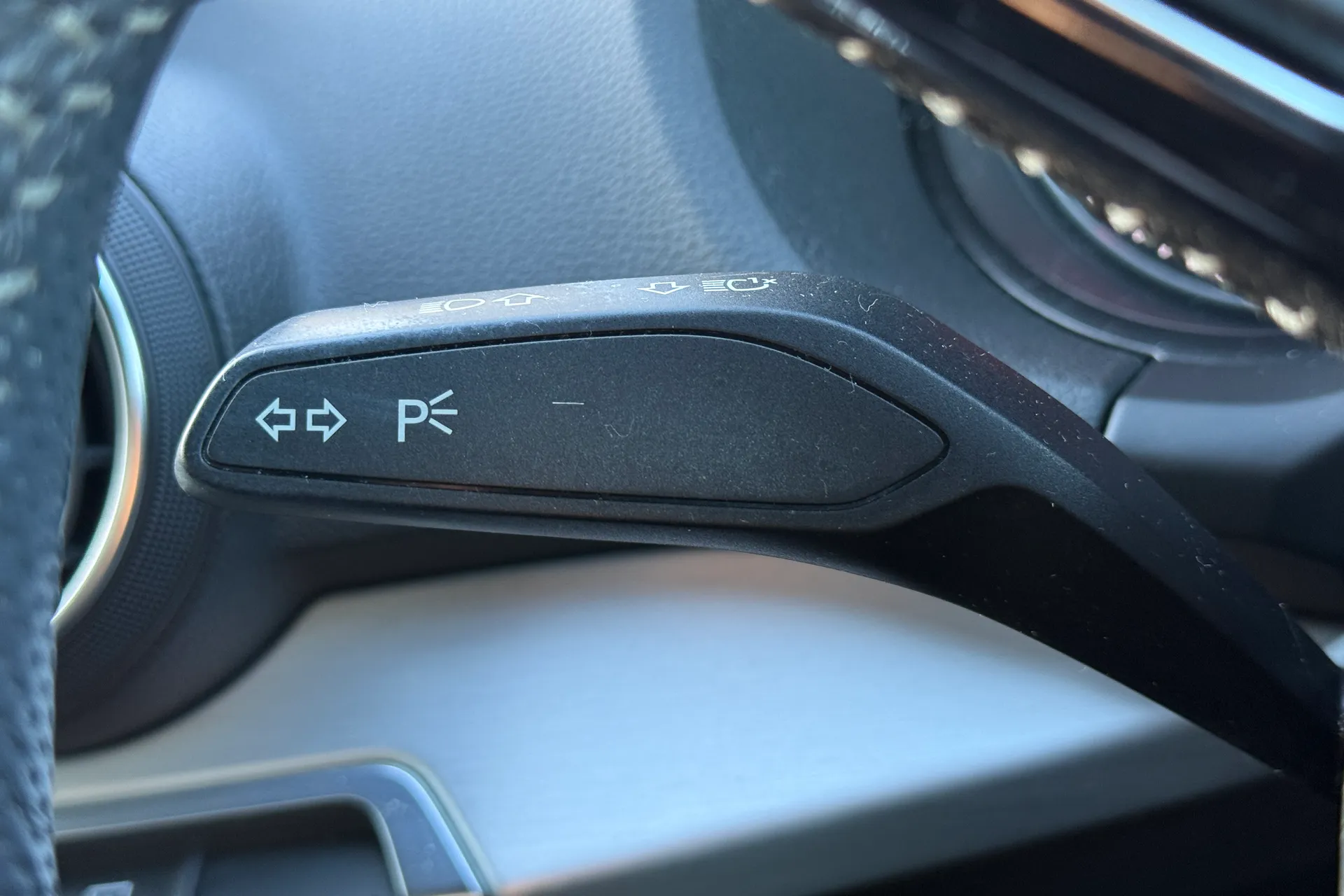 Audi Q2 thumbnail image number 14