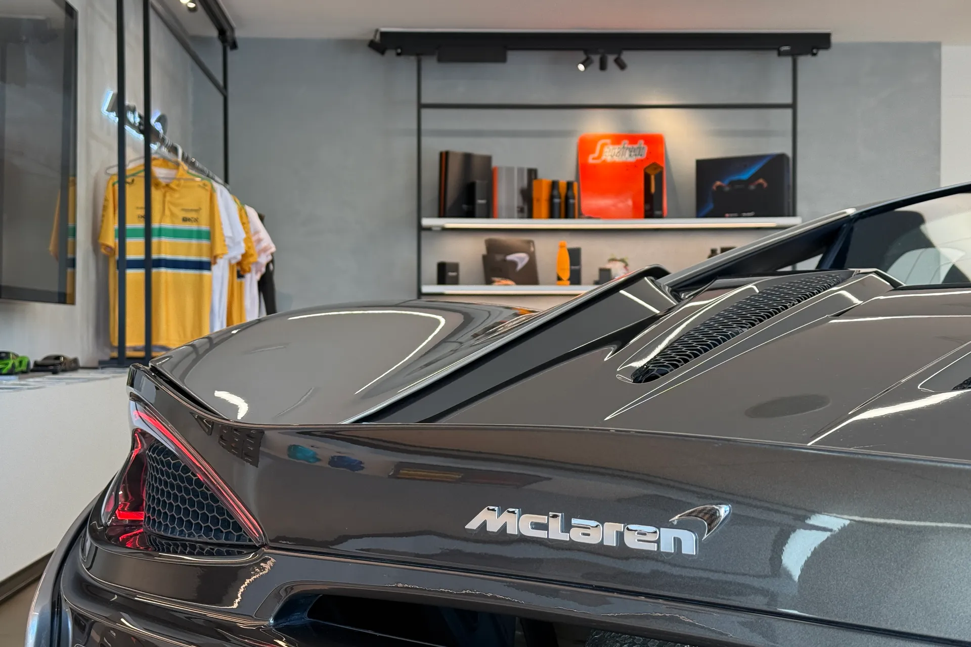 McLaren 540 thumbnail image number 20