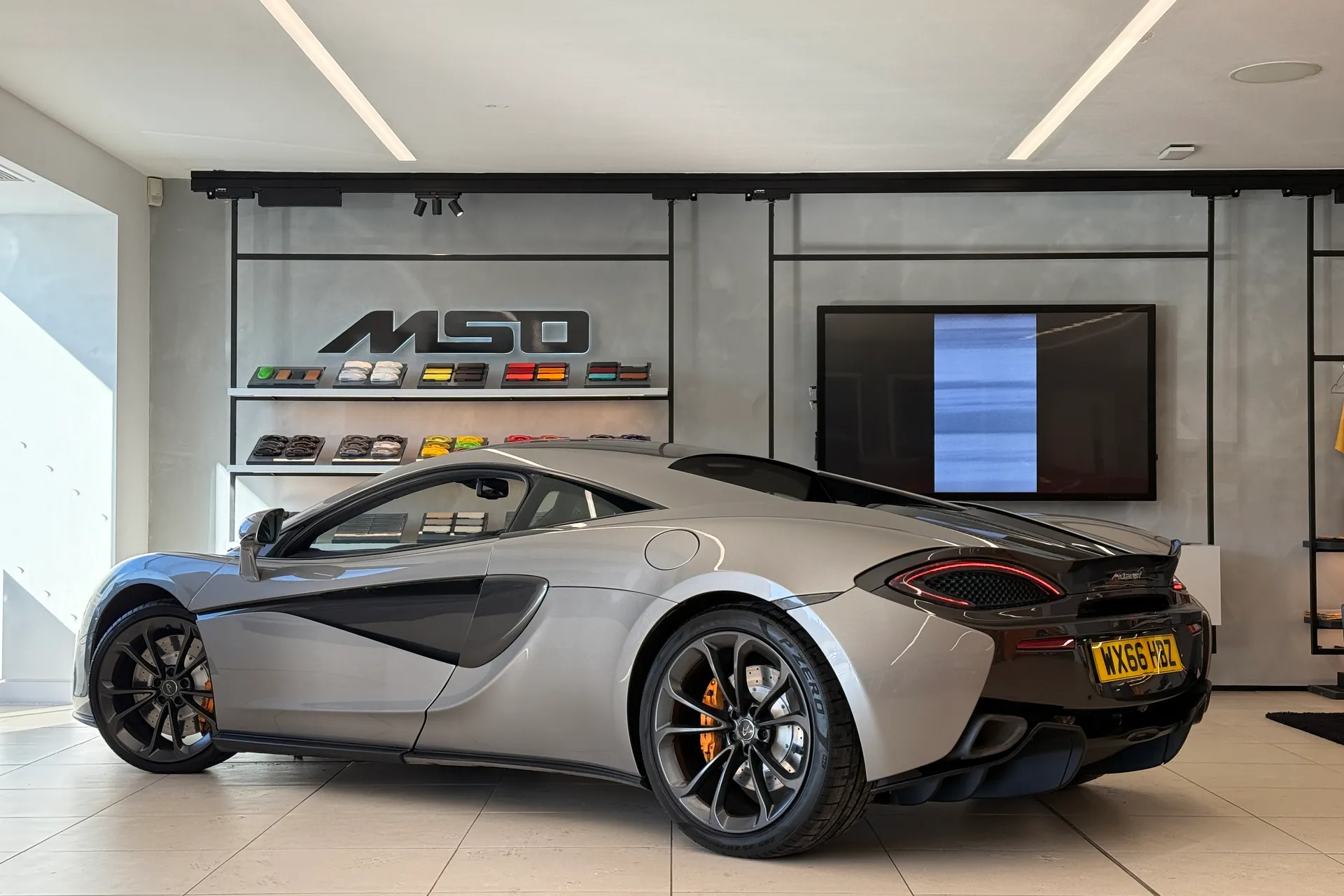 McLaren 540 thumbnail image number 41