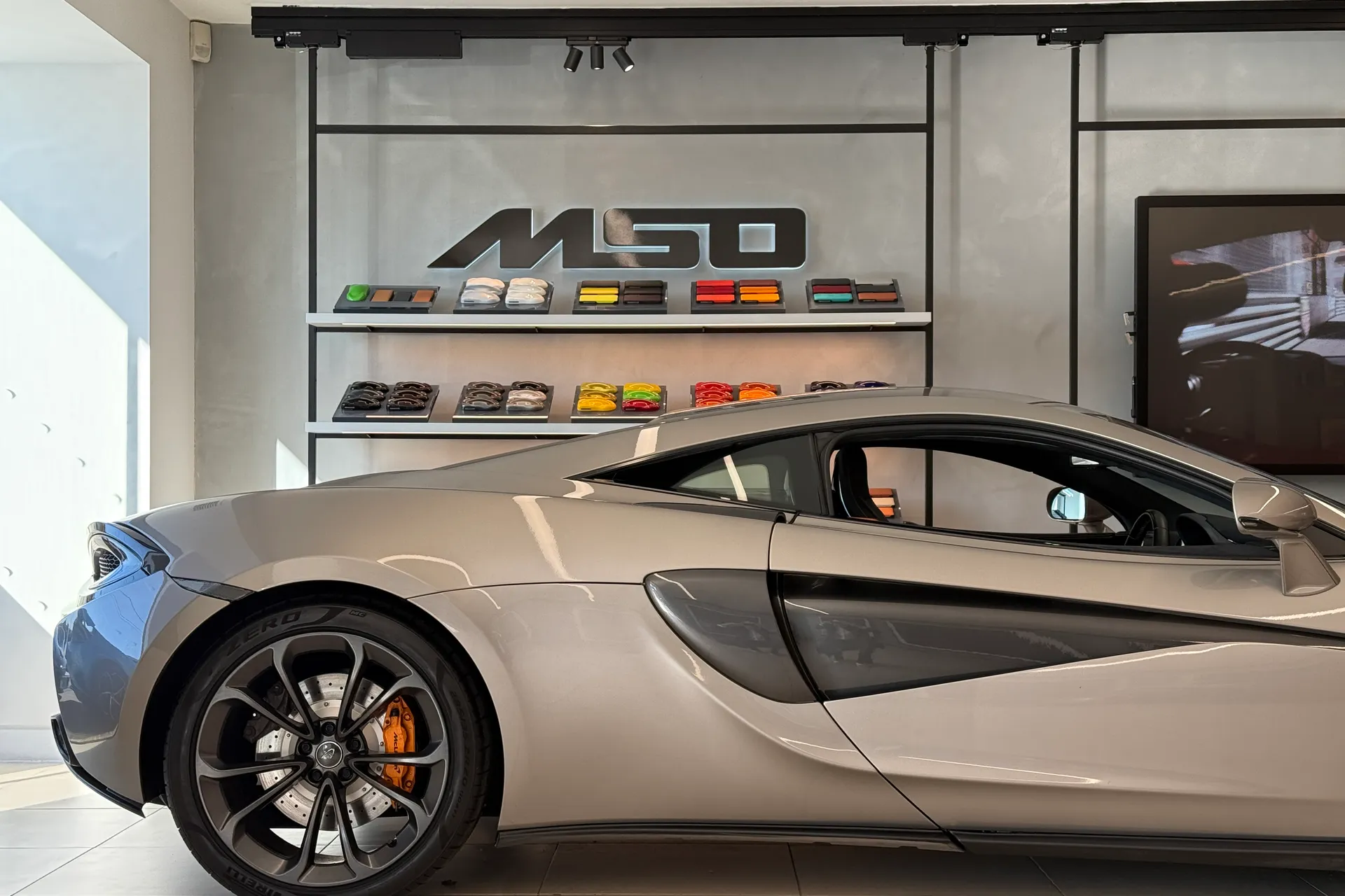 McLaren 540 thumbnail image number 29