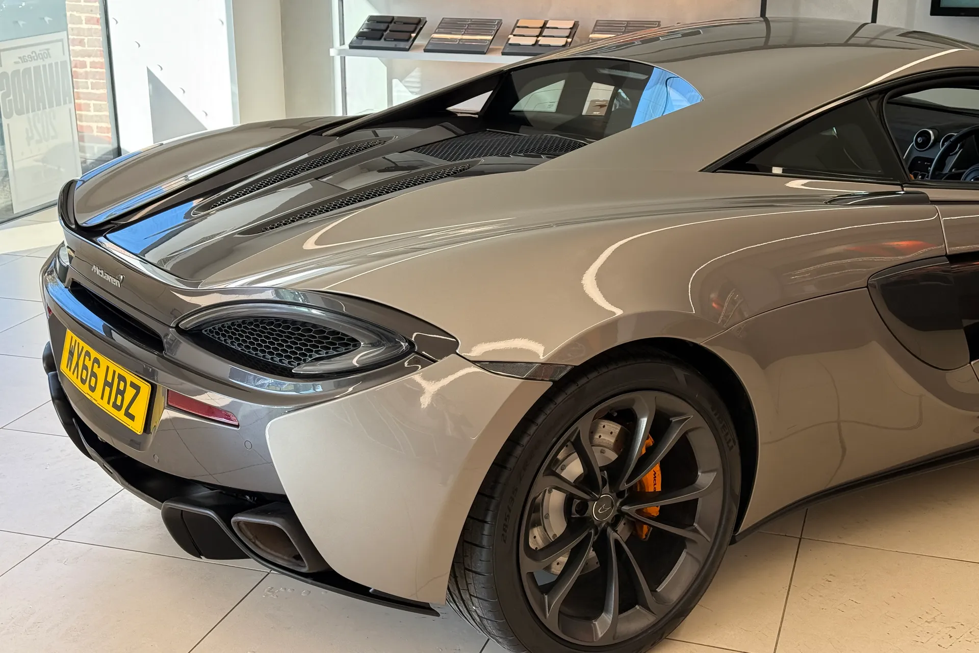 McLaren 540 thumbnail image number 36