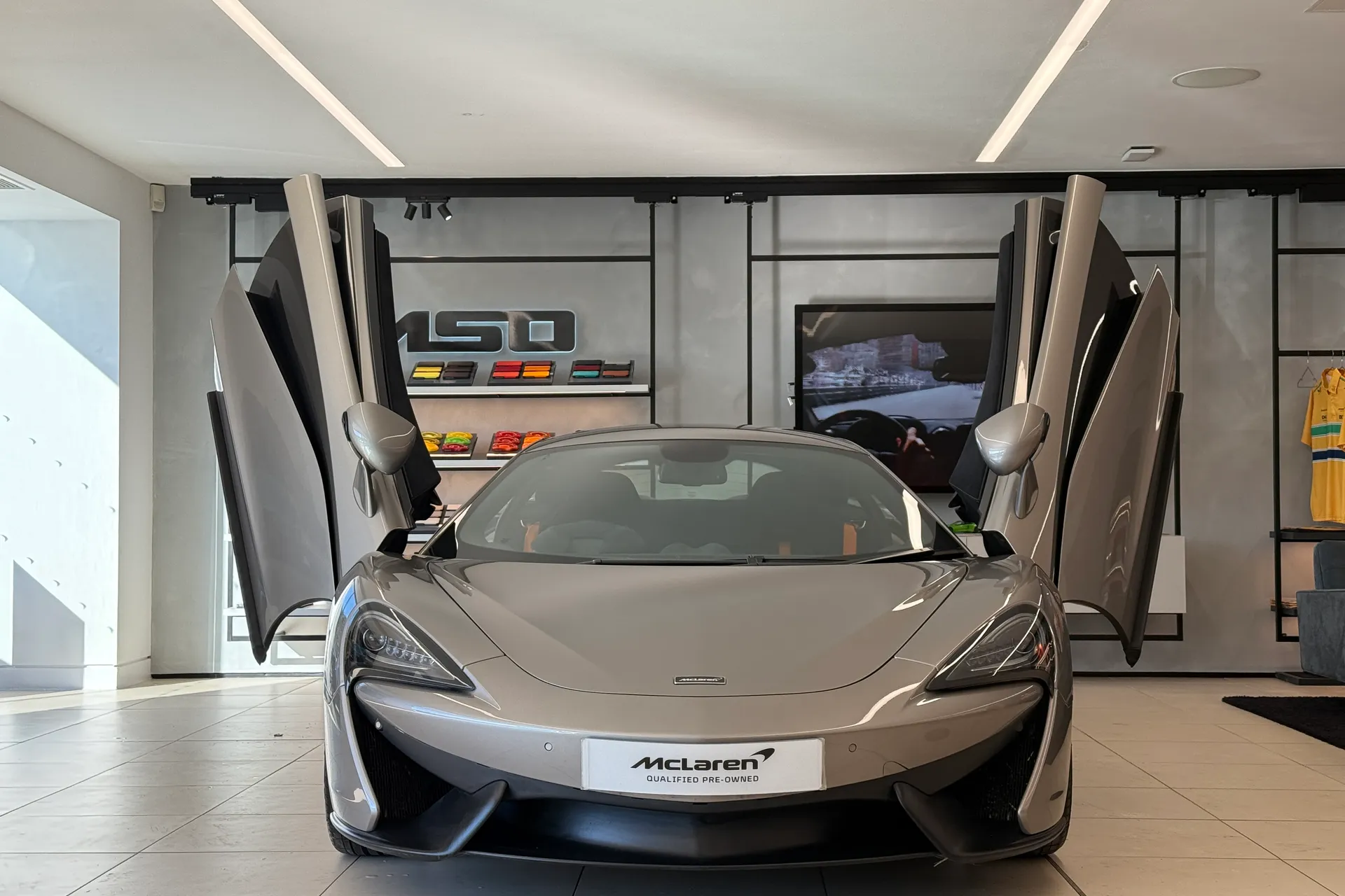 McLaren 540 thumbnail image number 45
