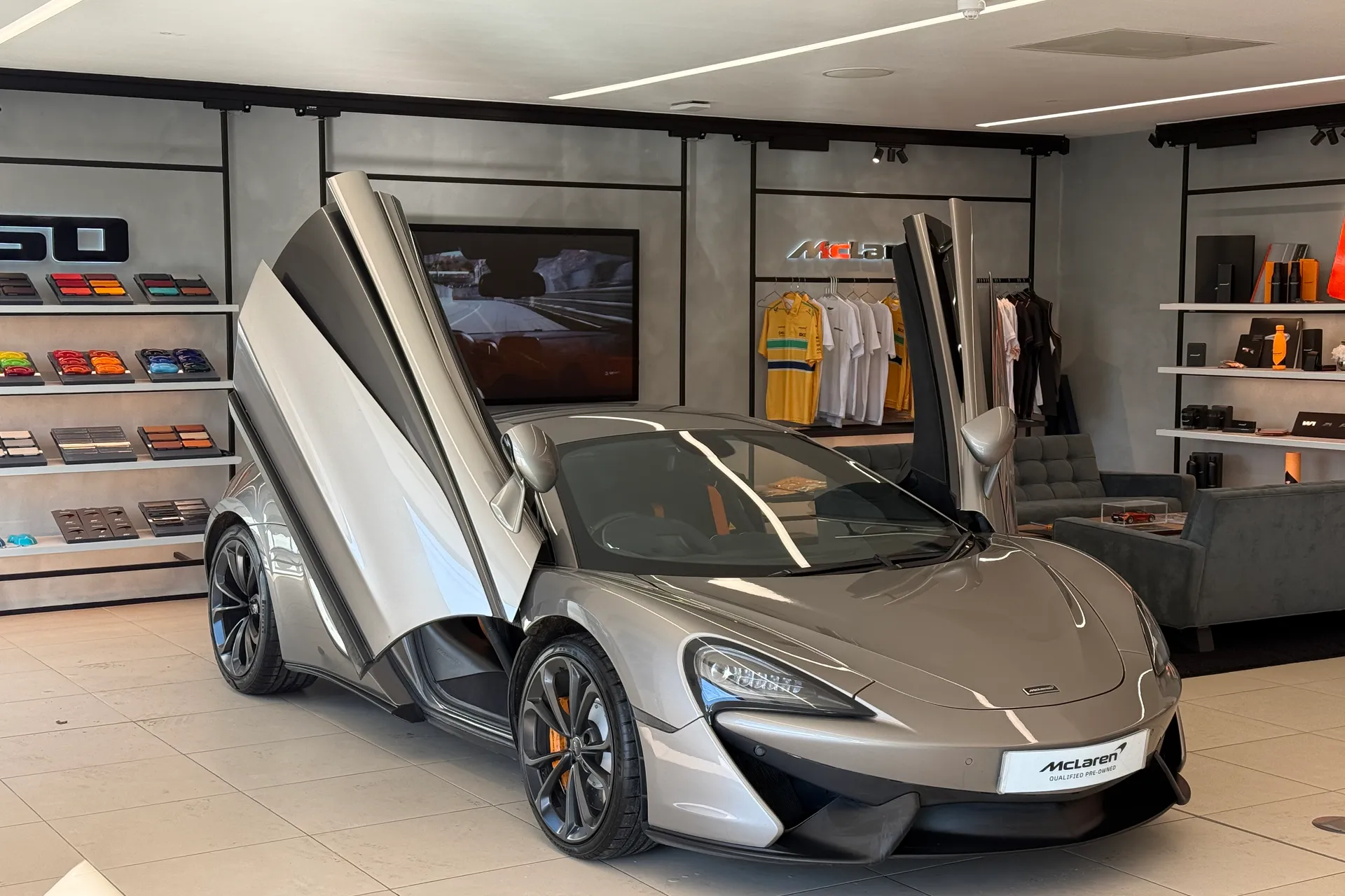McLaren 540 thumbnail image number 46