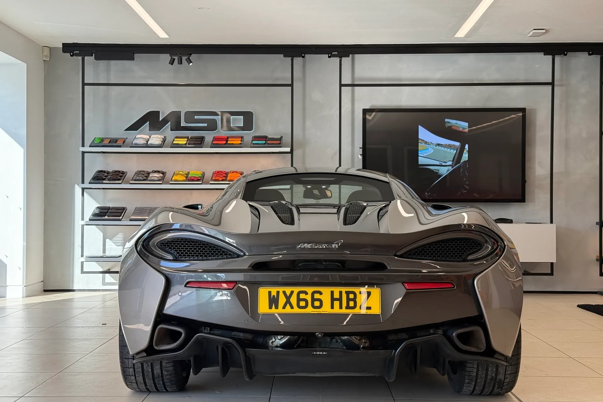 McLaren 540 thumbnail image number 39