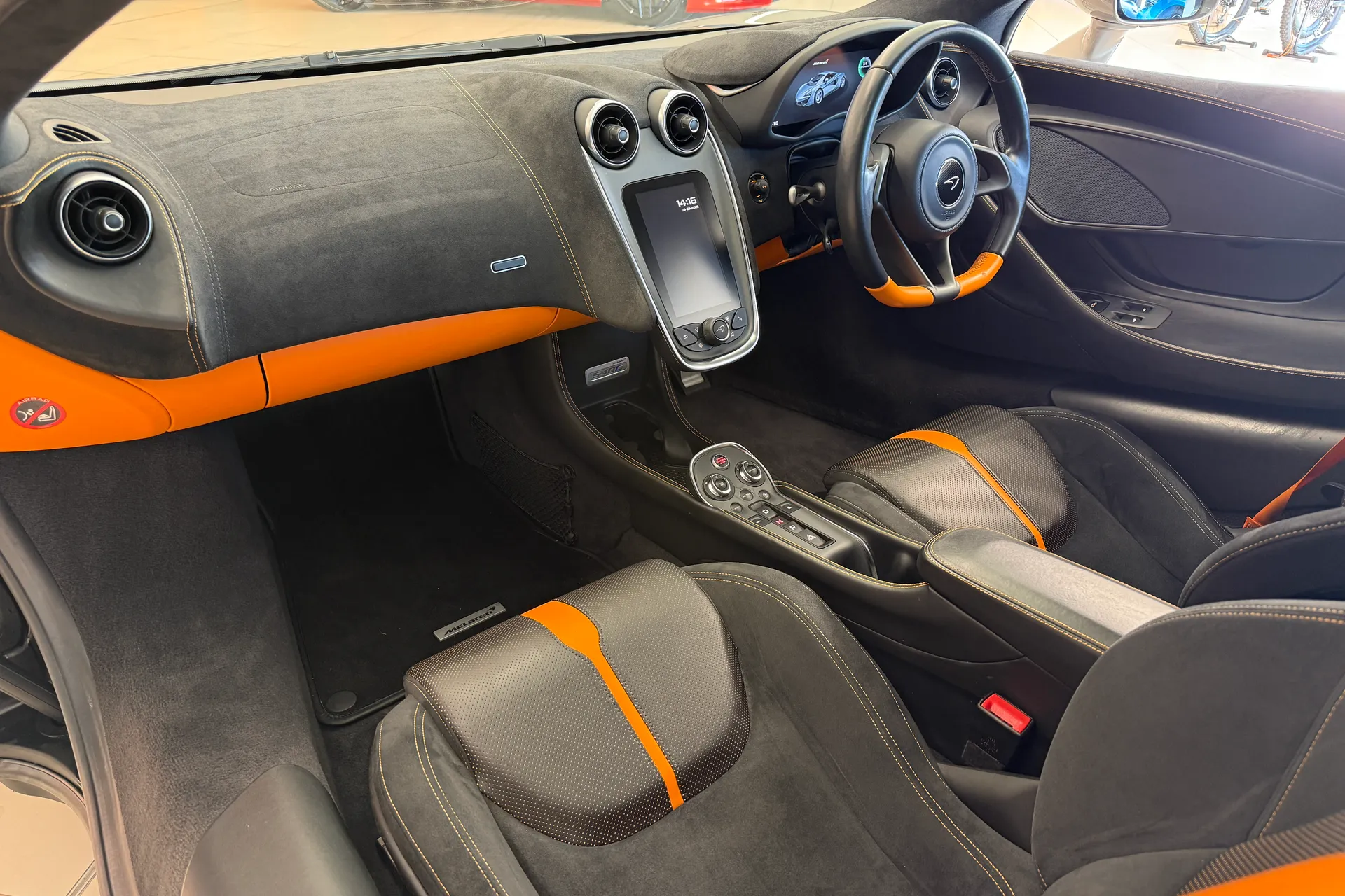McLaren 540 thumbnail image number 25