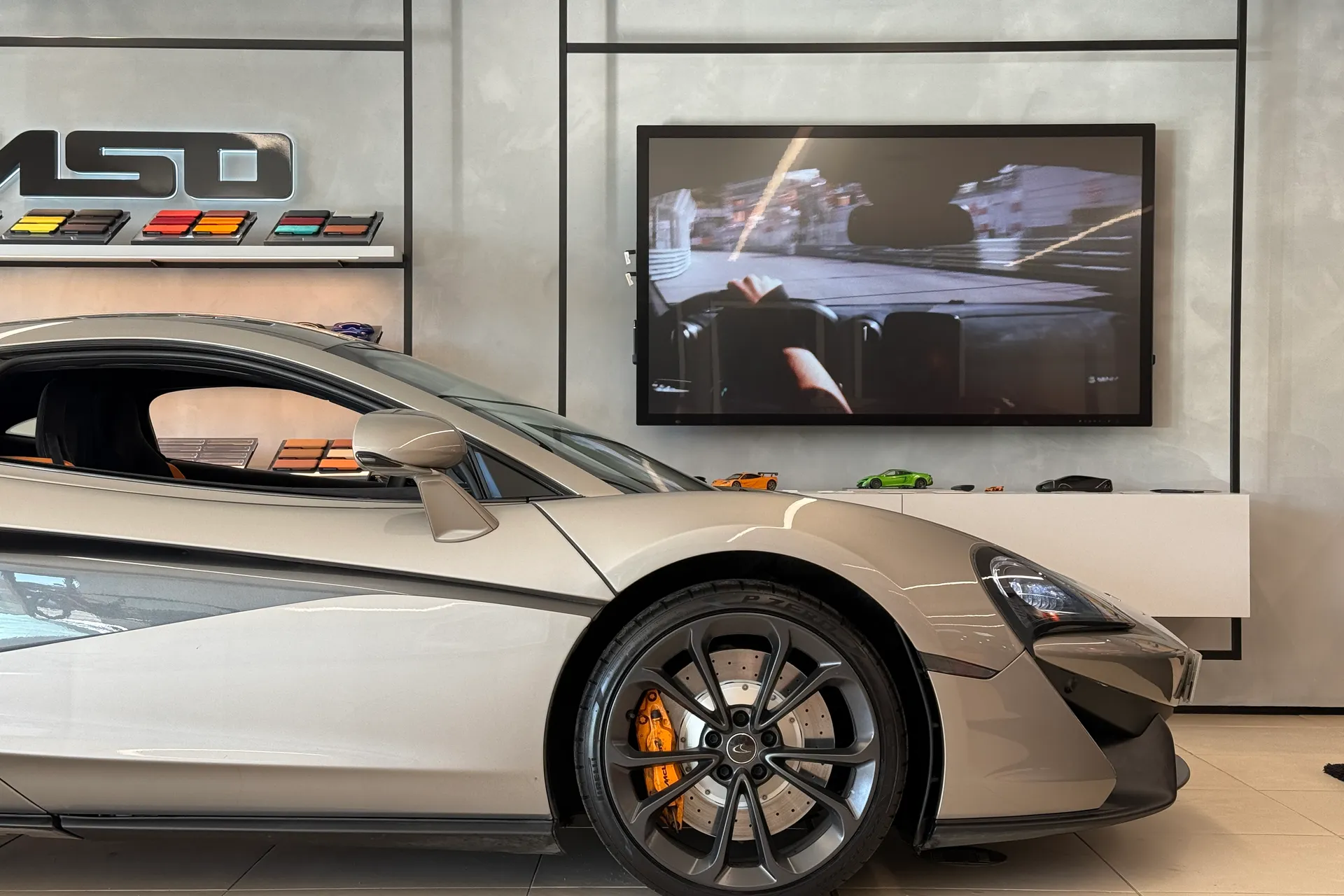 McLaren 540 thumbnail image number 28
