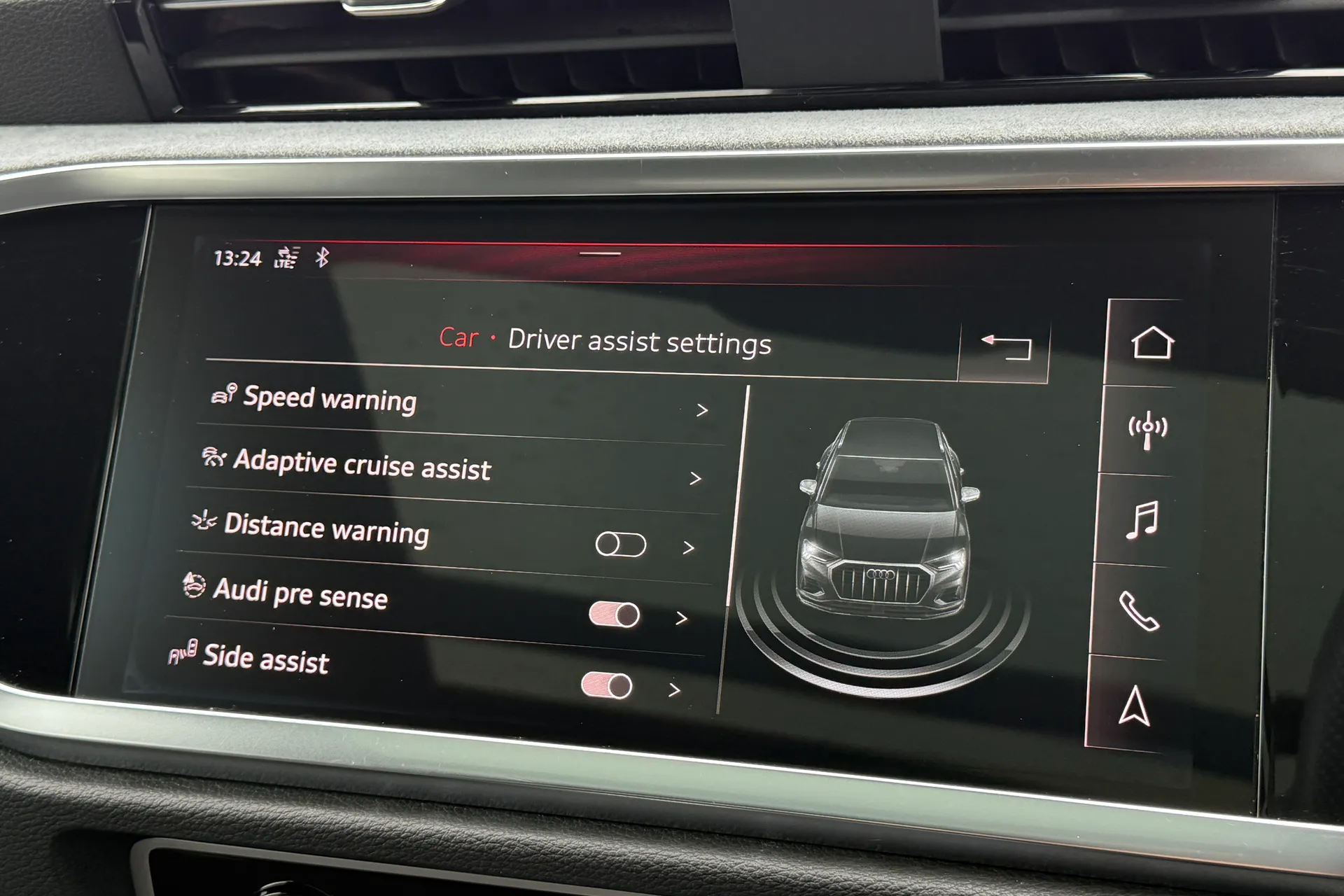 Audi Q3 thumbnail image number 15