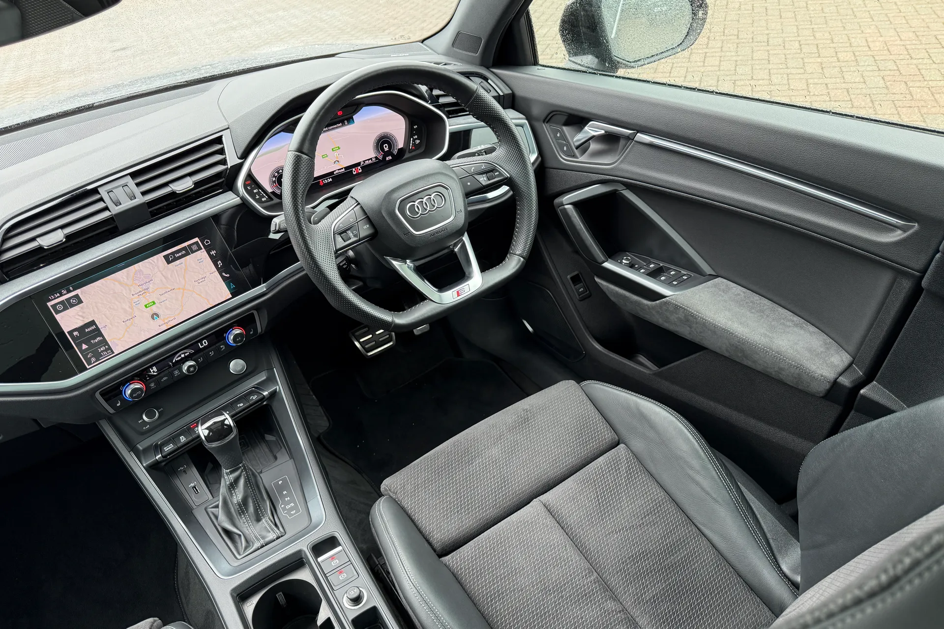 Audi Q3 thumbnail image number 51