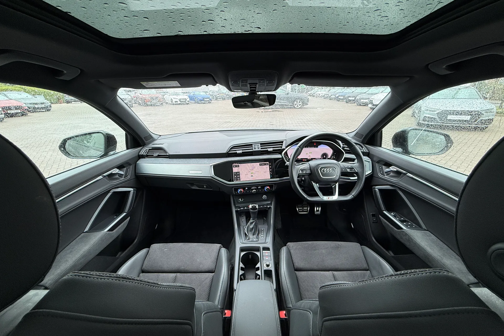 Audi Q3 thumbnail image number 3