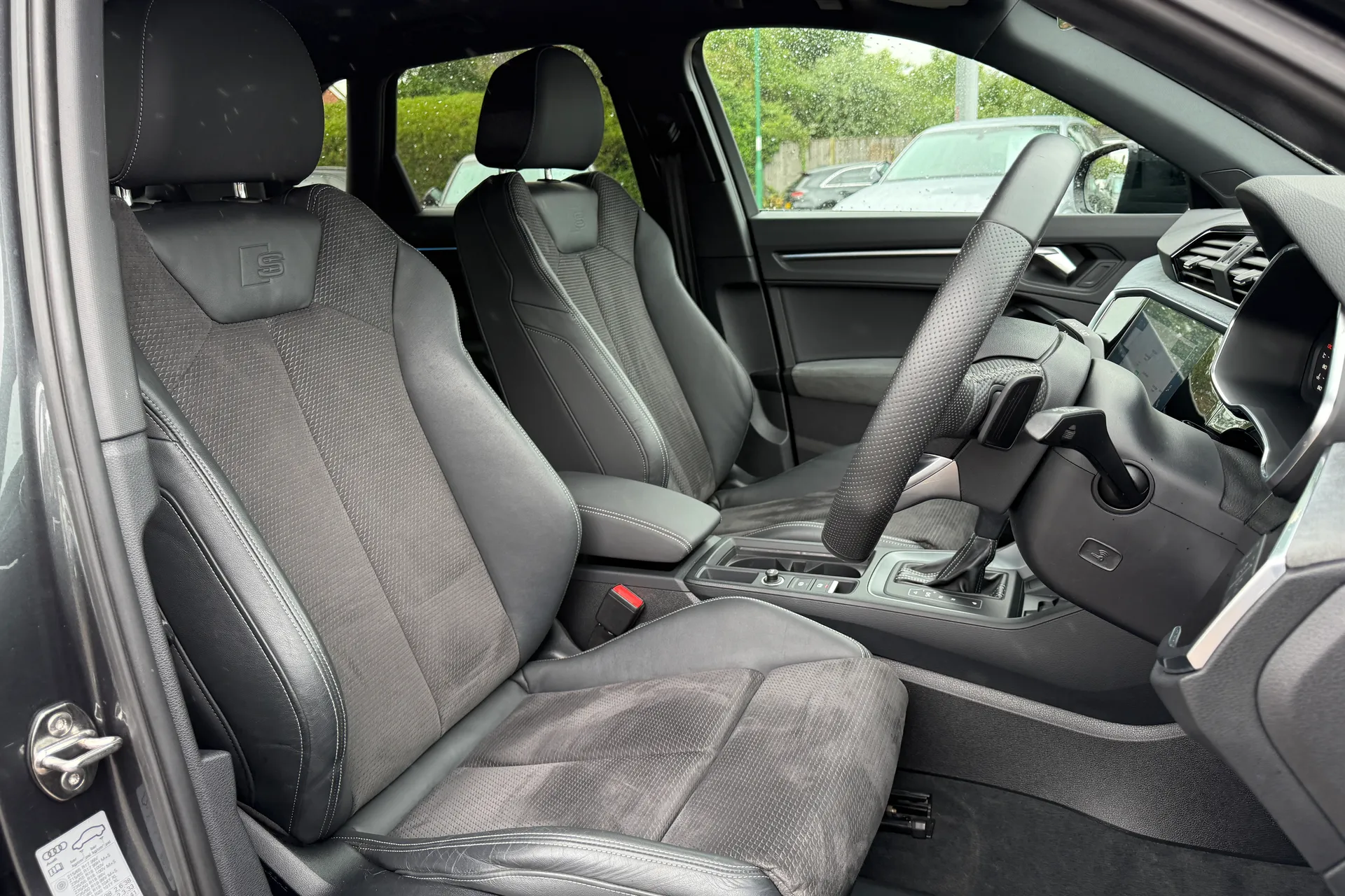 Audi Q3 thumbnail image number 33