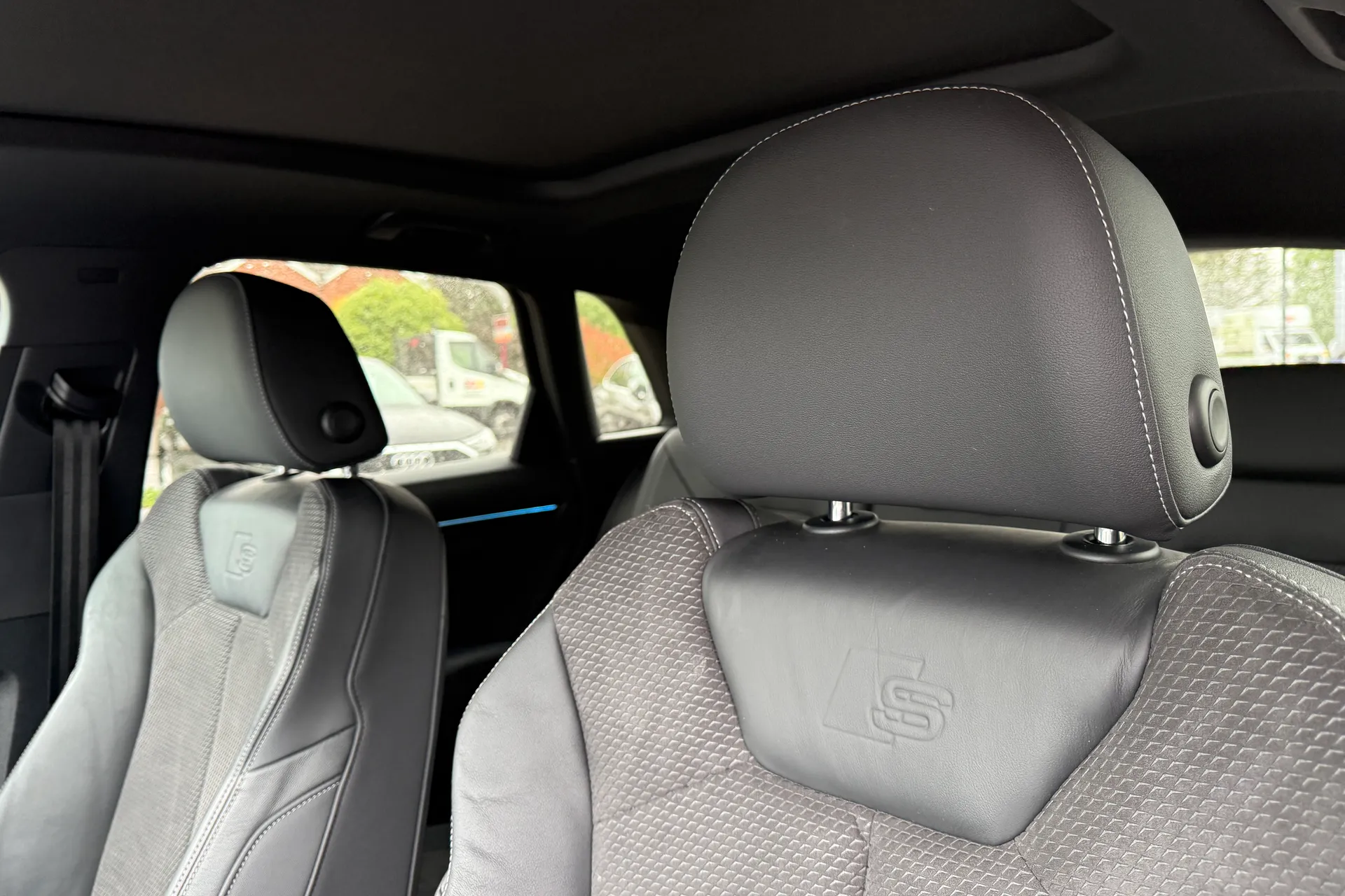 Audi Q3 thumbnail image number 37