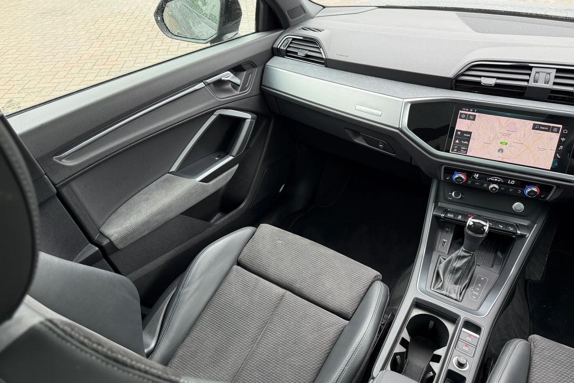 Audi Q3 thumbnail image number 48