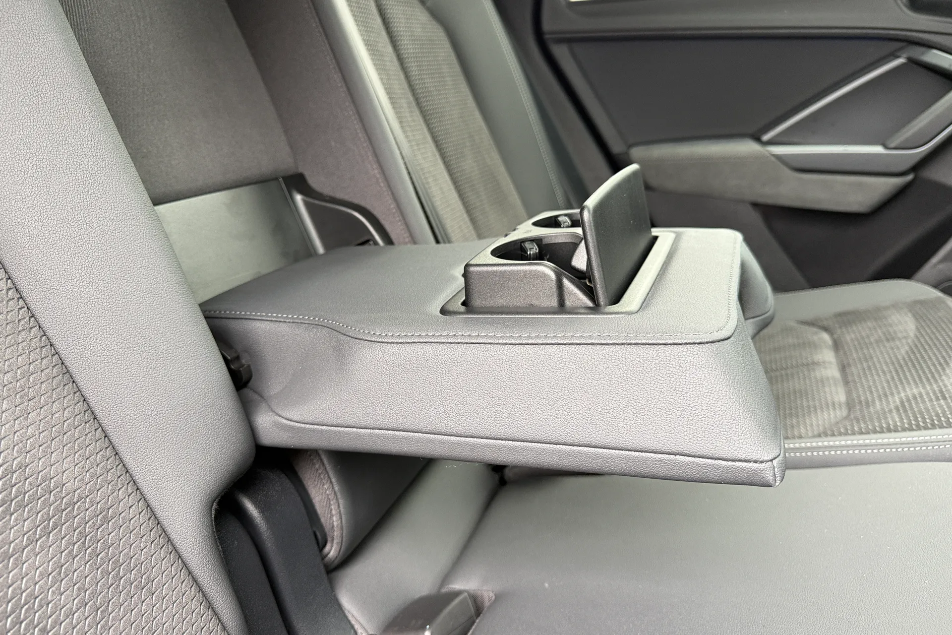 Audi Q3 thumbnail image number 55