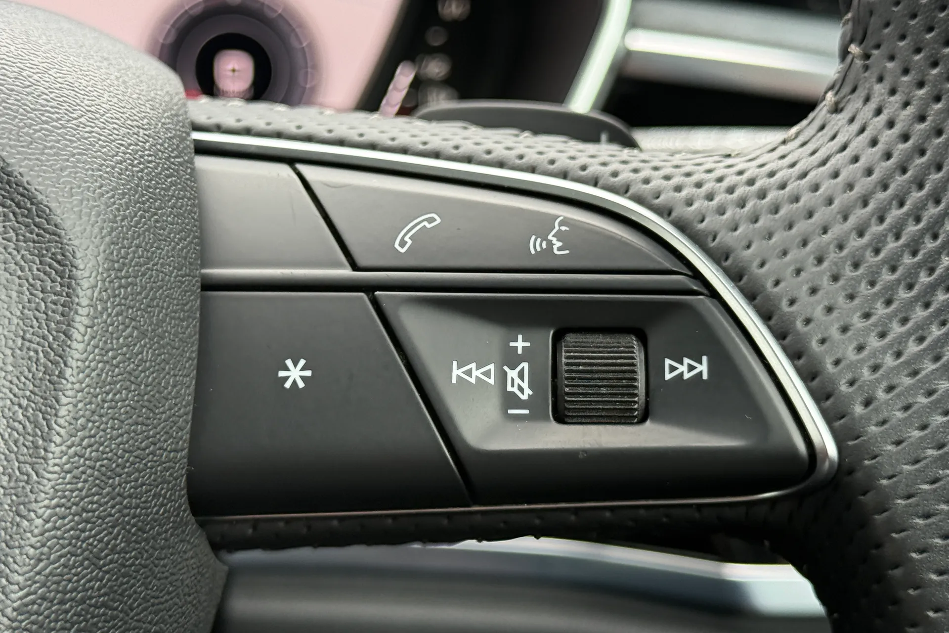 Audi Q3 thumbnail image number 28