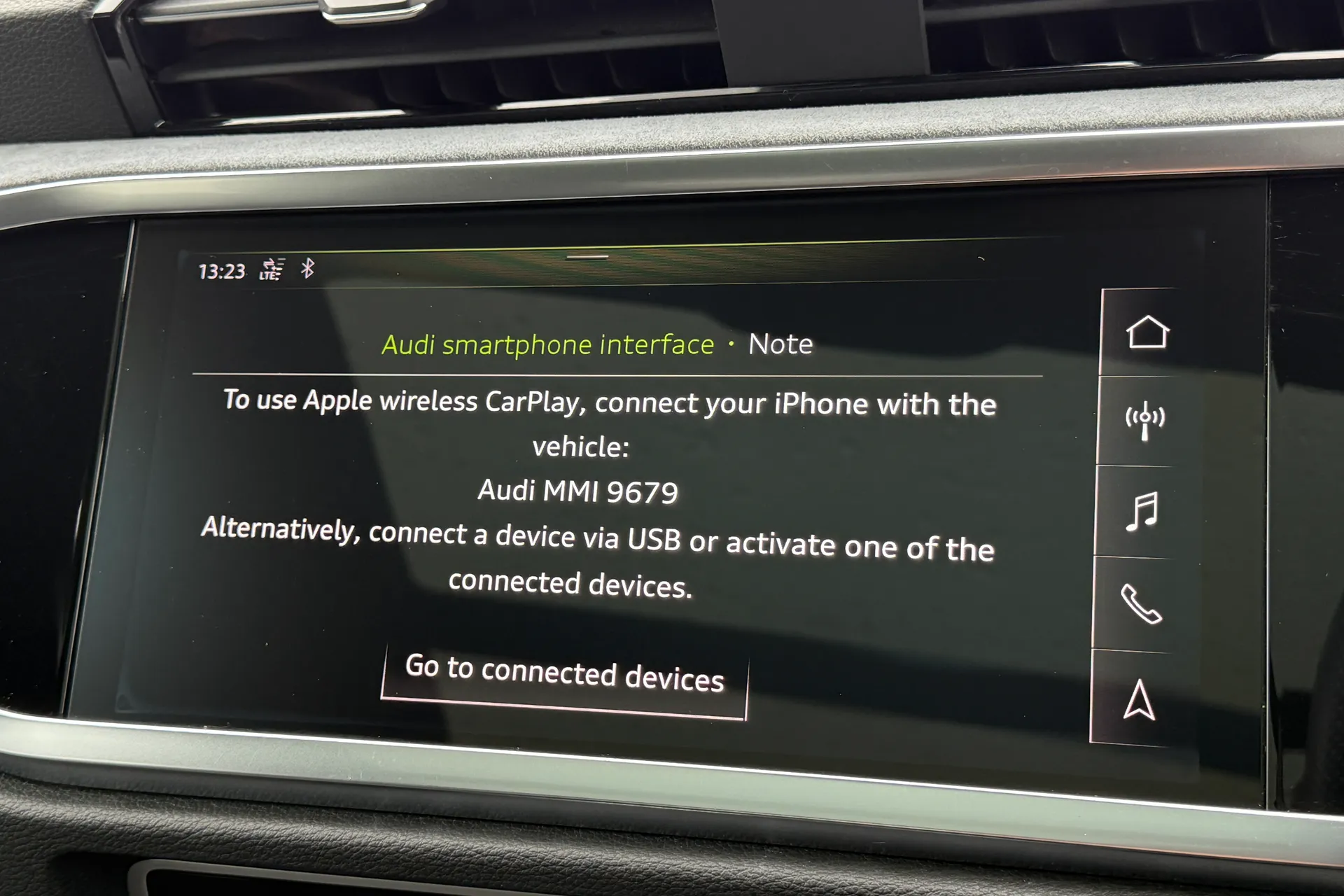 Audi Q3 thumbnail image number 17