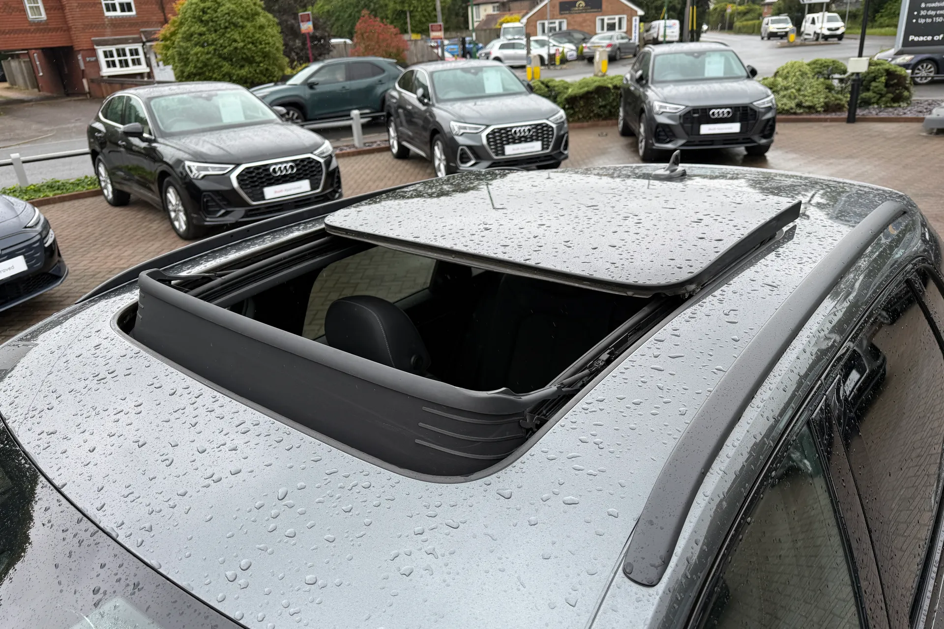 Audi Q3 thumbnail image number 8