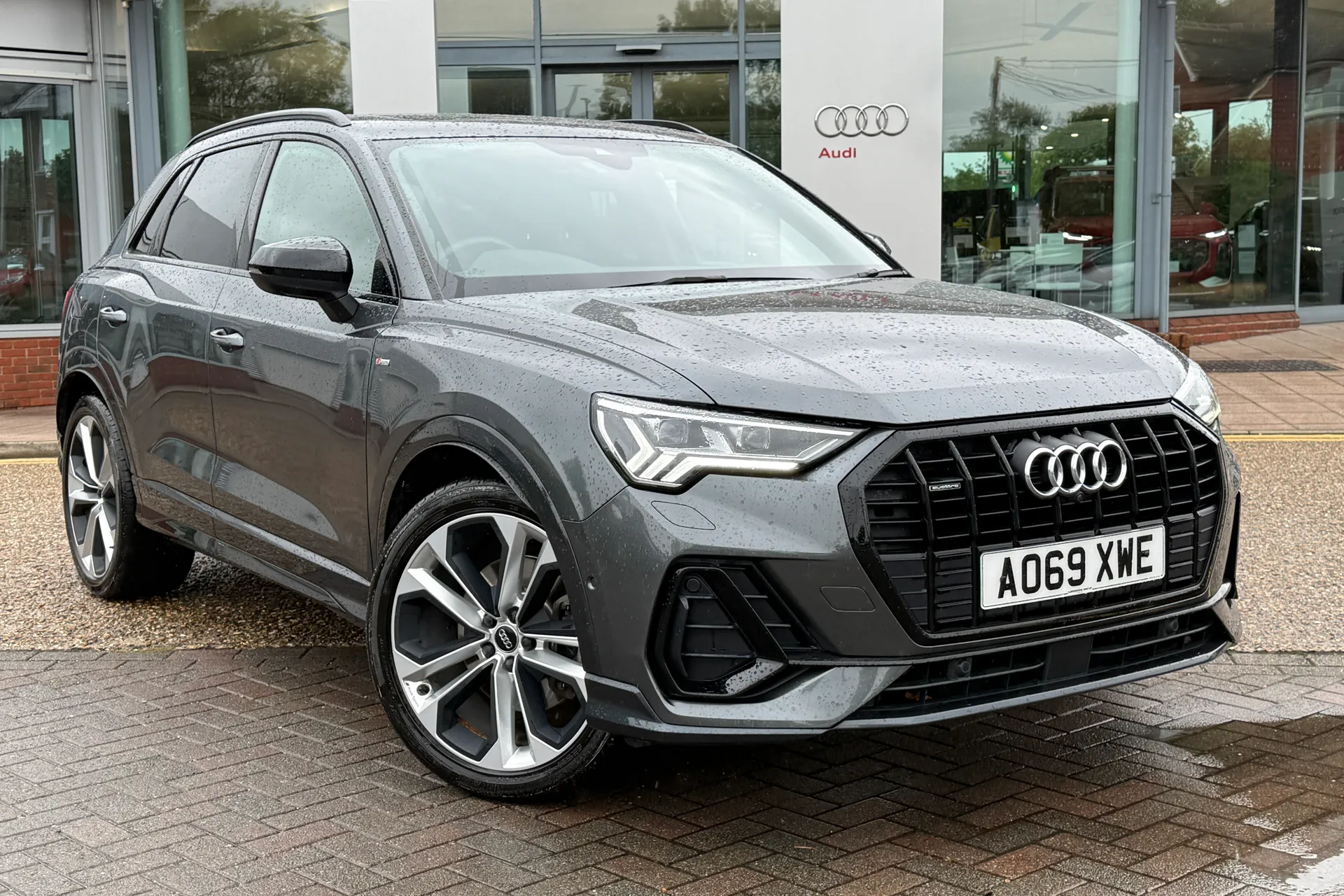 Audi Q3 thumbnail image number 30