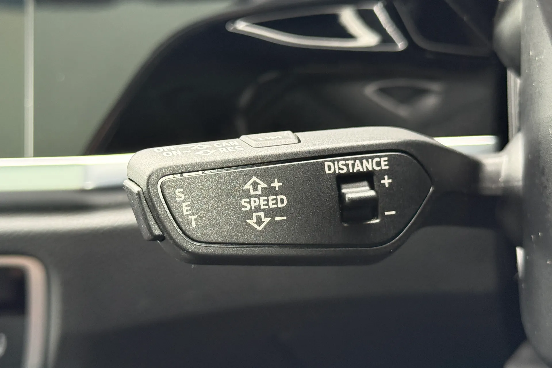 Audi Q3 thumbnail image number 23