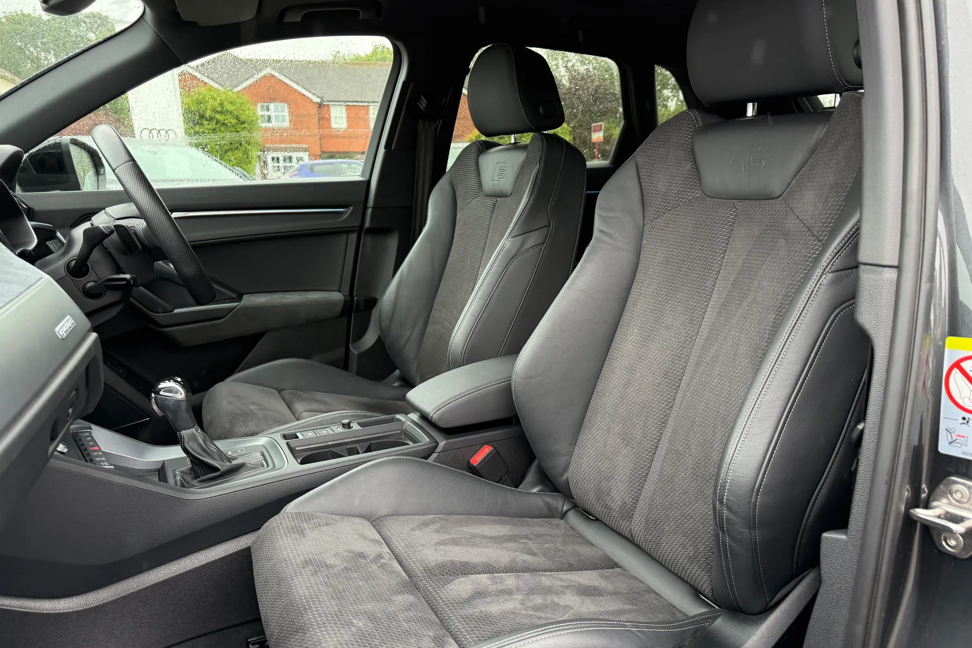 Audi Q3 thumbnail image number 36