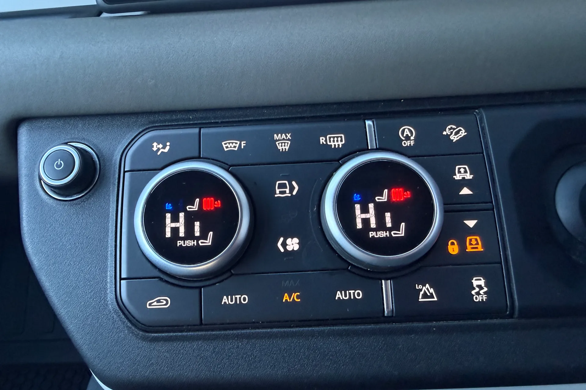 LAND ROVER DEFENDER thumbnail image number 26