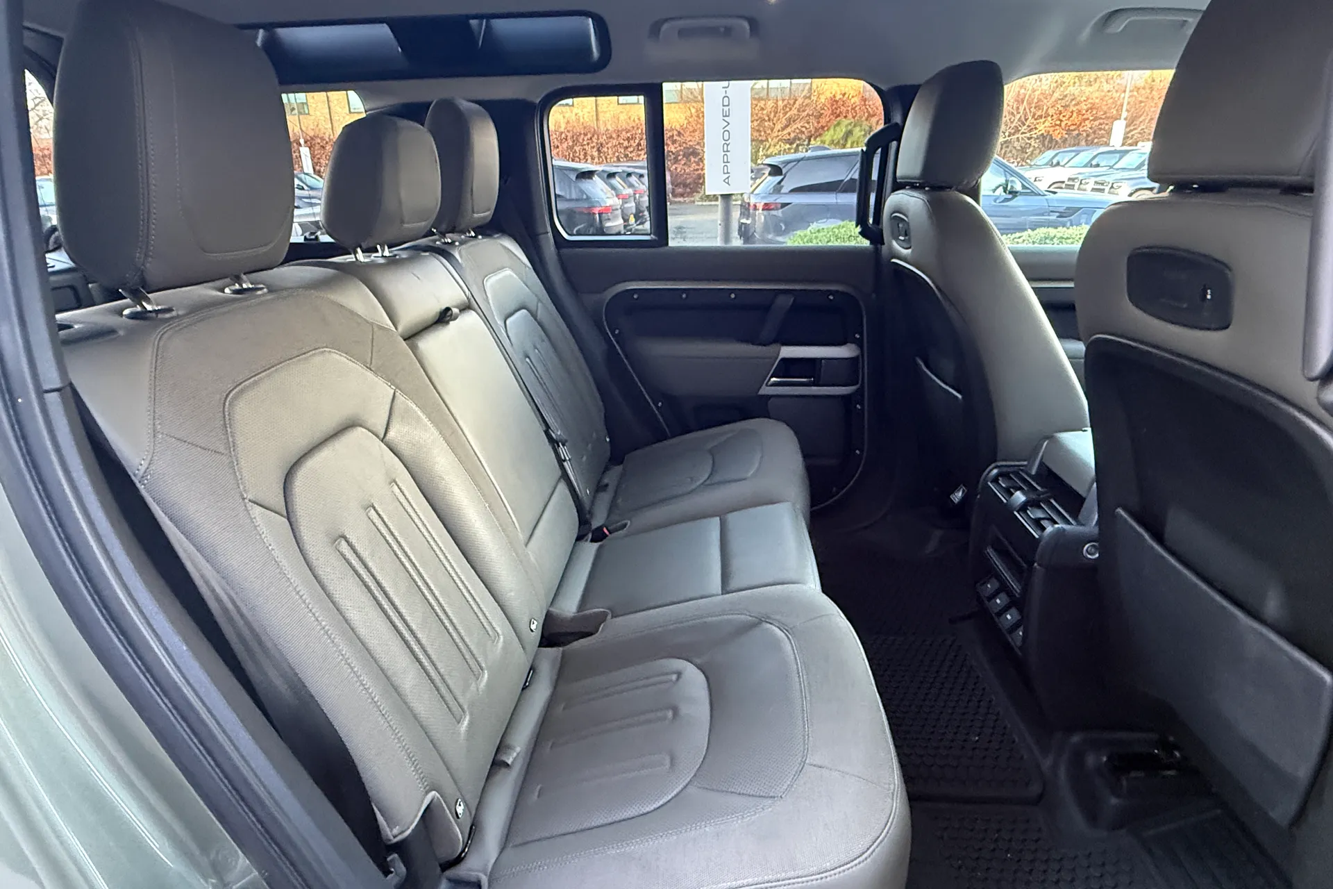 LAND ROVER DEFENDER thumbnail image number 37