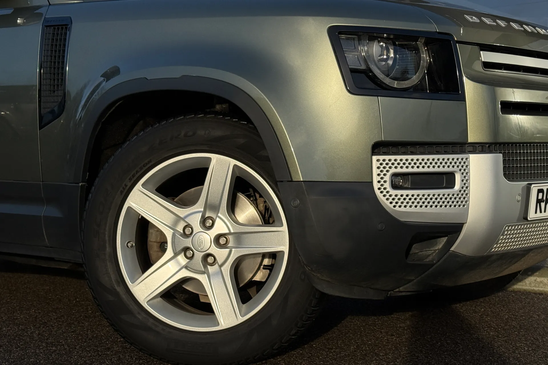 LAND ROVER DEFENDER thumbnail image number 10